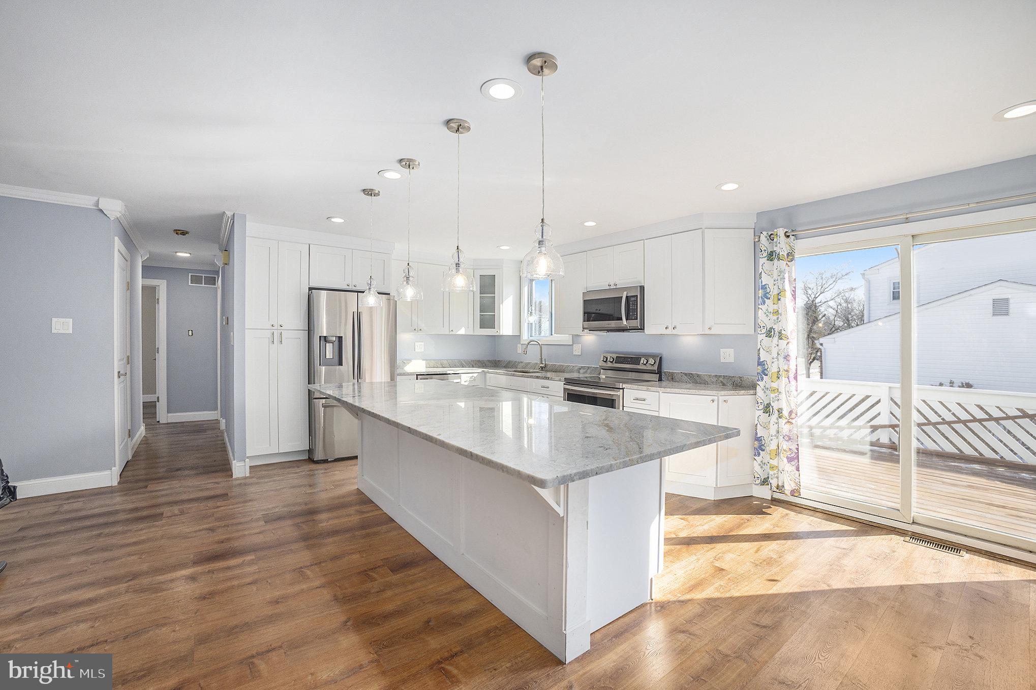 CHAPEL HILL MANOR - Residential