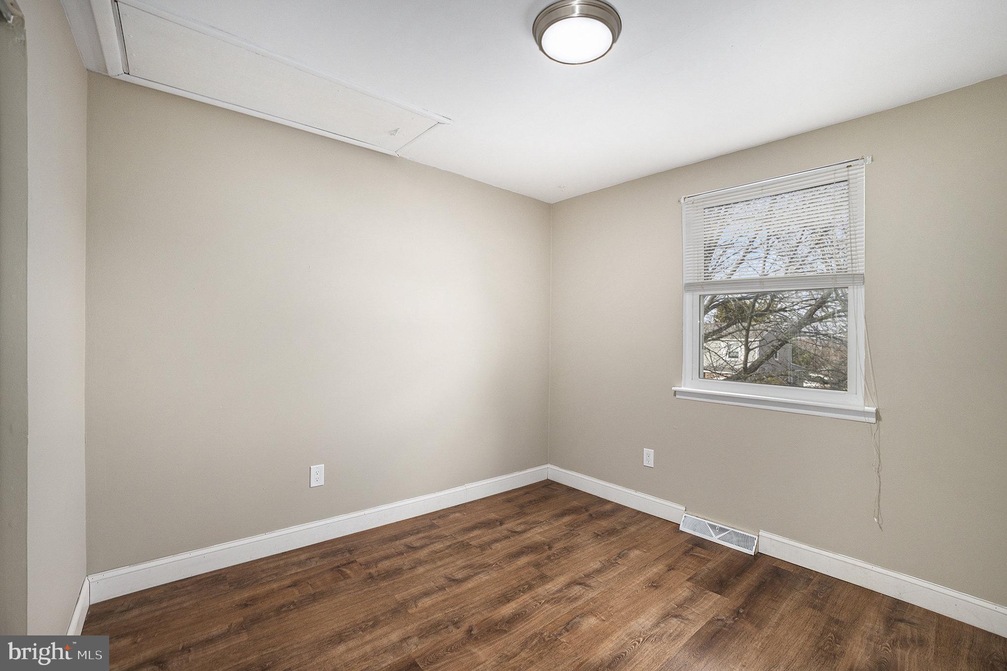 CHAPEL HILL MANOR - Residential