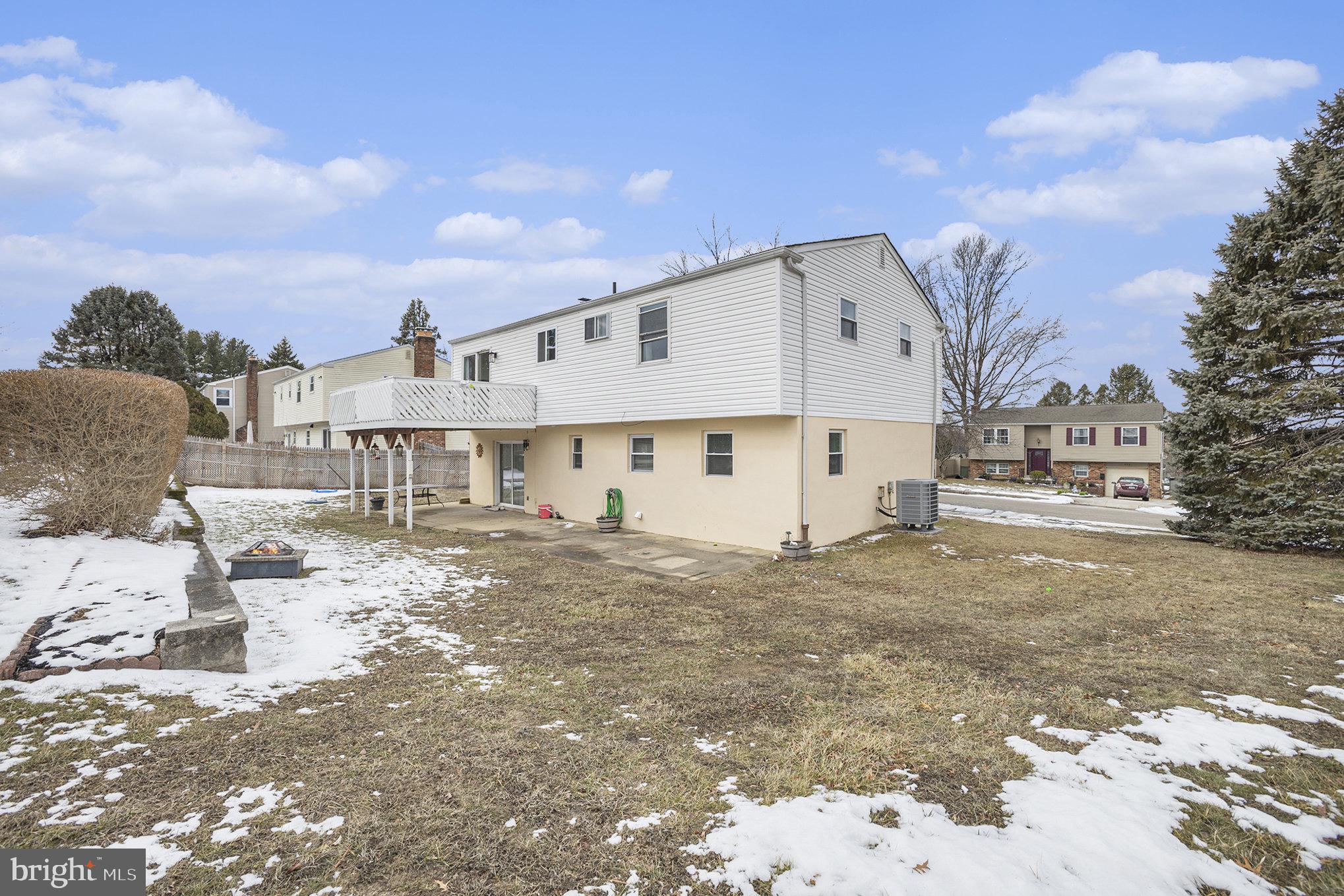CHAPEL HILL MANOR - Residential