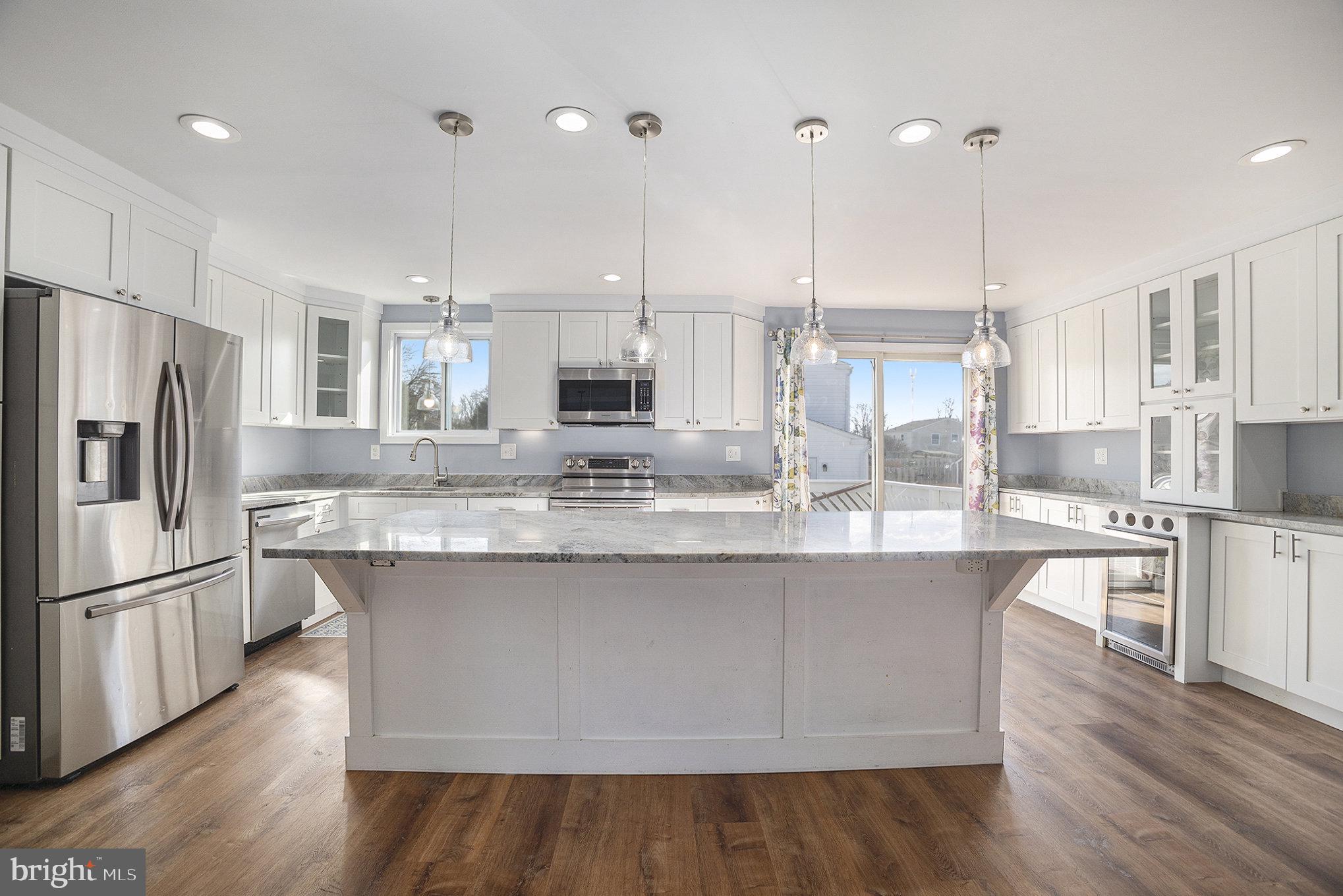 CHAPEL HILL MANOR - Residential