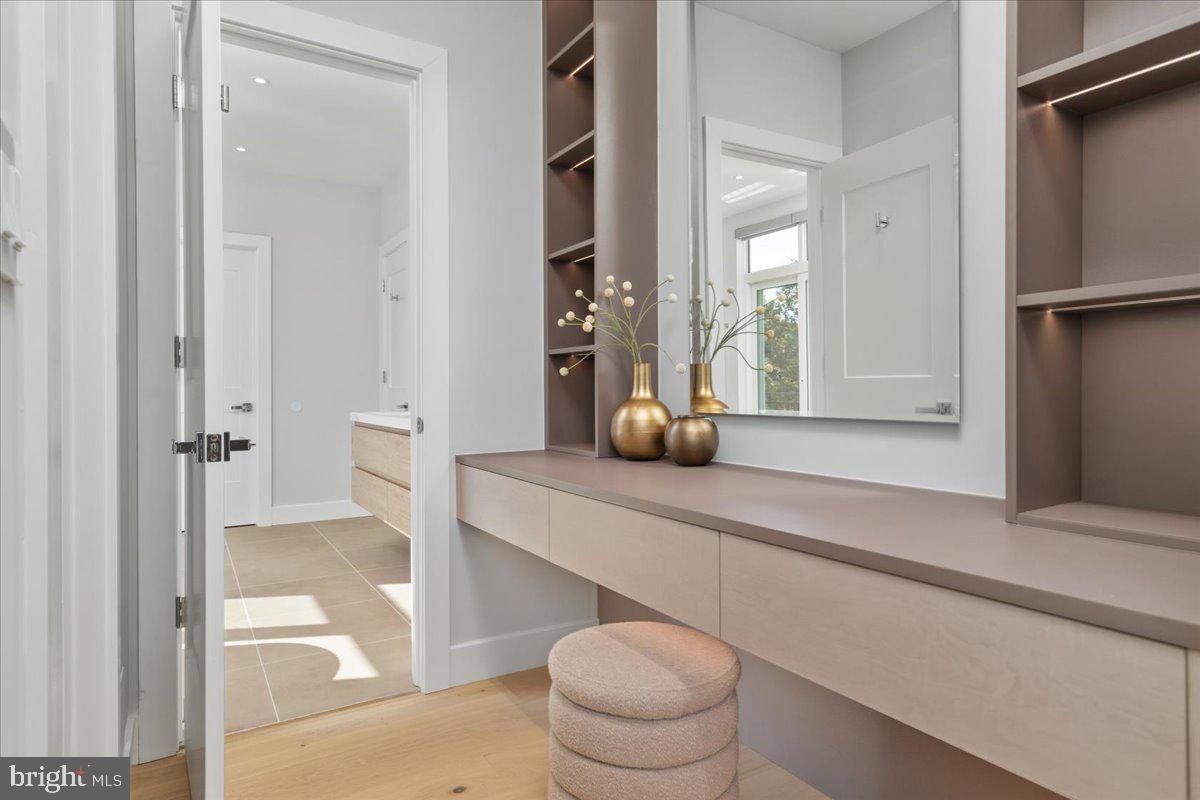 EDGELEA - Residential
