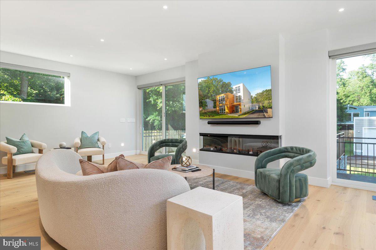 EDGELEA - Residential