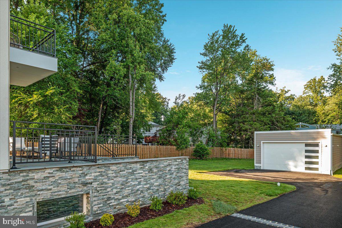 EDGELEA - Residential