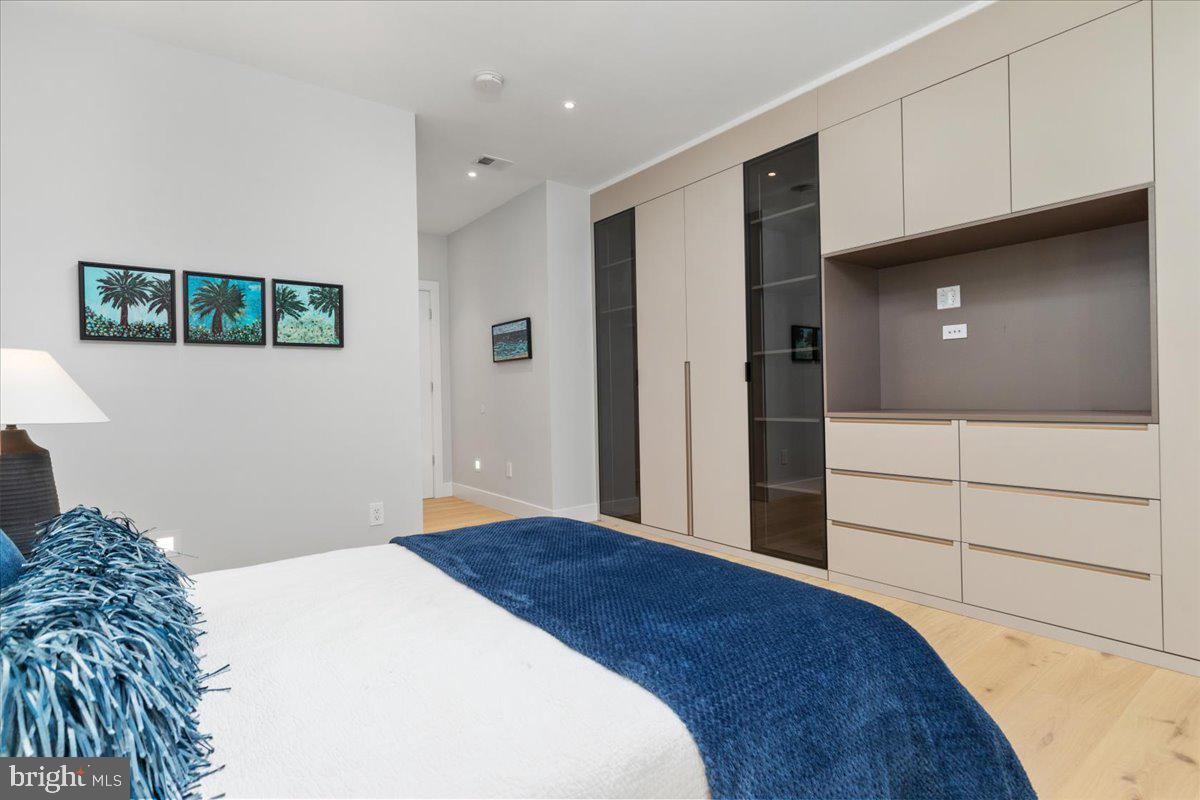 EDGELEA - Residential