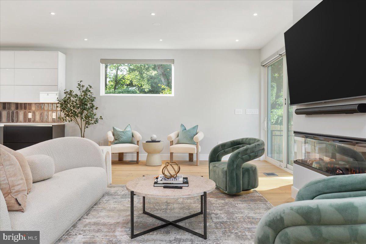 EDGELEA - Residential