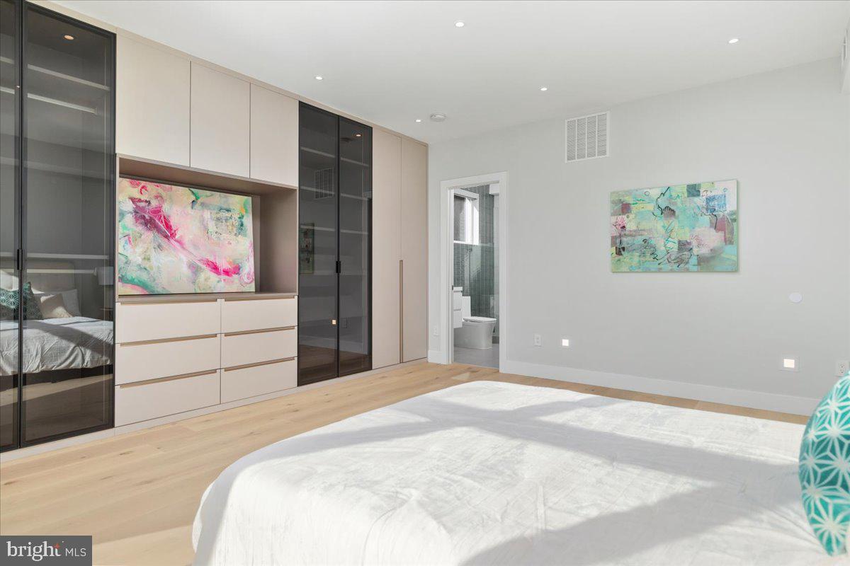 EDGELEA - Residential