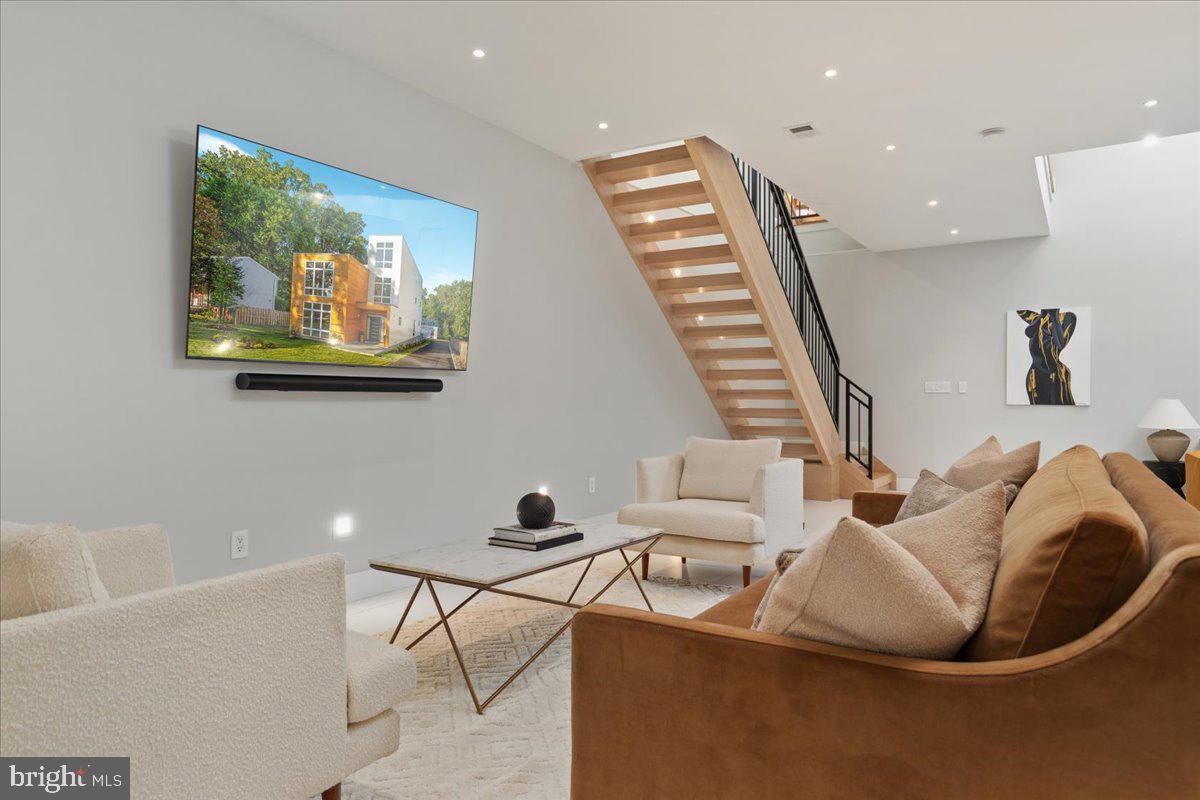 EDGELEA - Residential