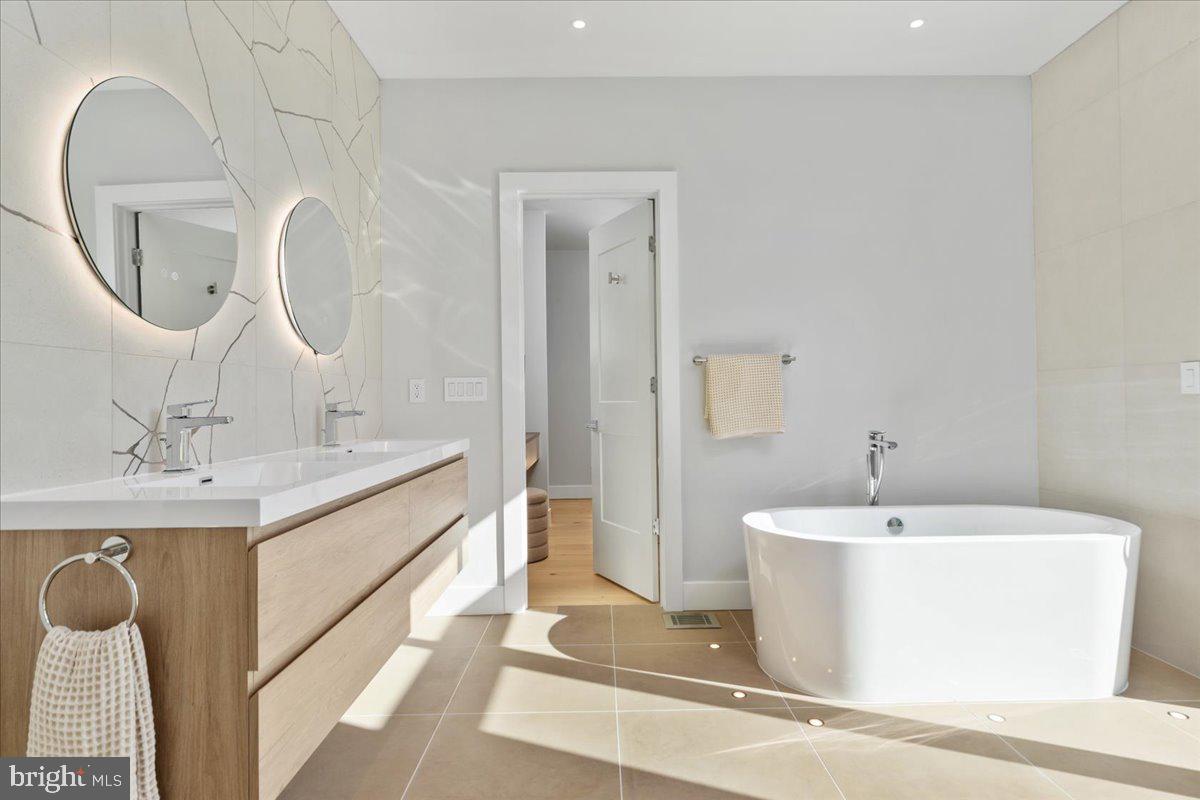 EDGELEA - Residential