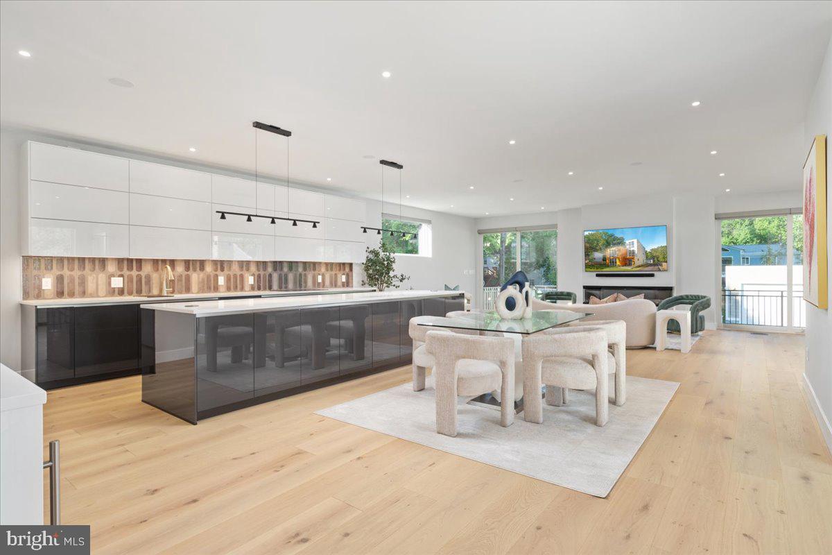 EDGELEA - Residential