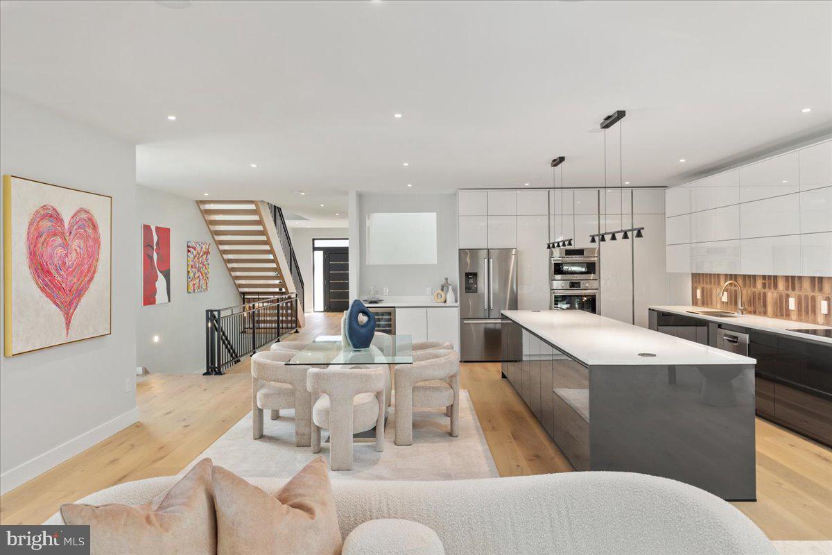 EDGELEA - Residential