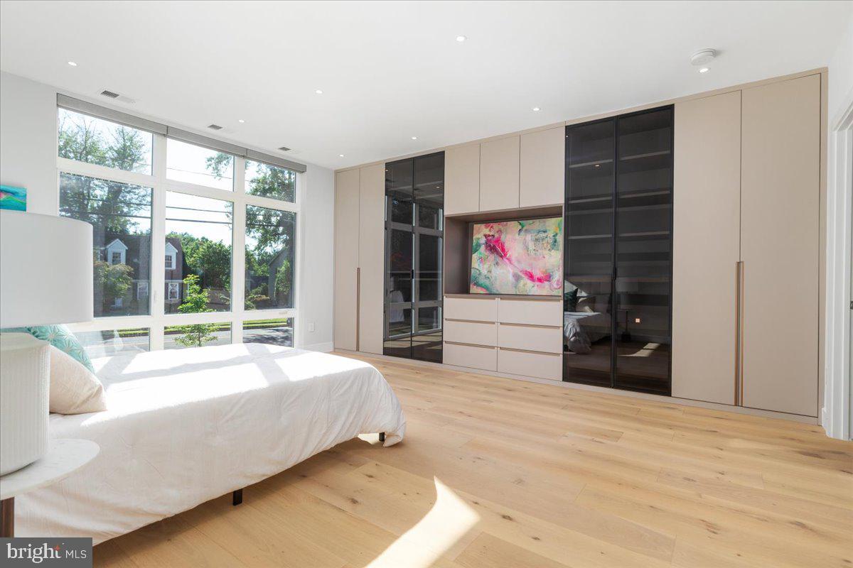 EDGELEA - Residential