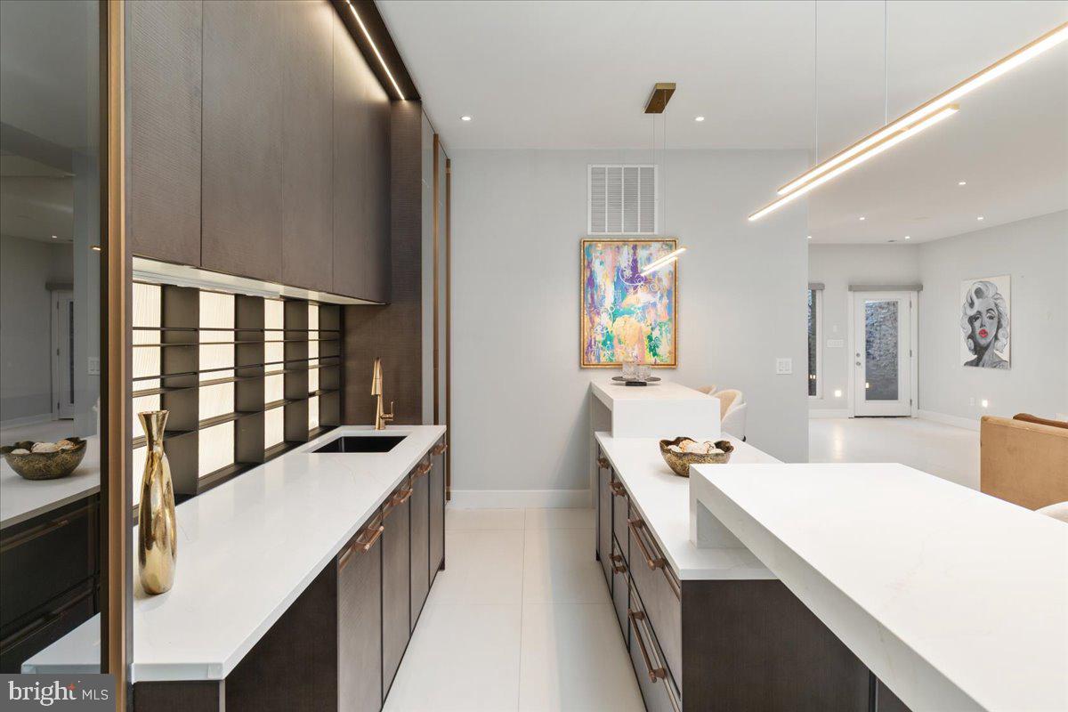 EDGELEA - Residential