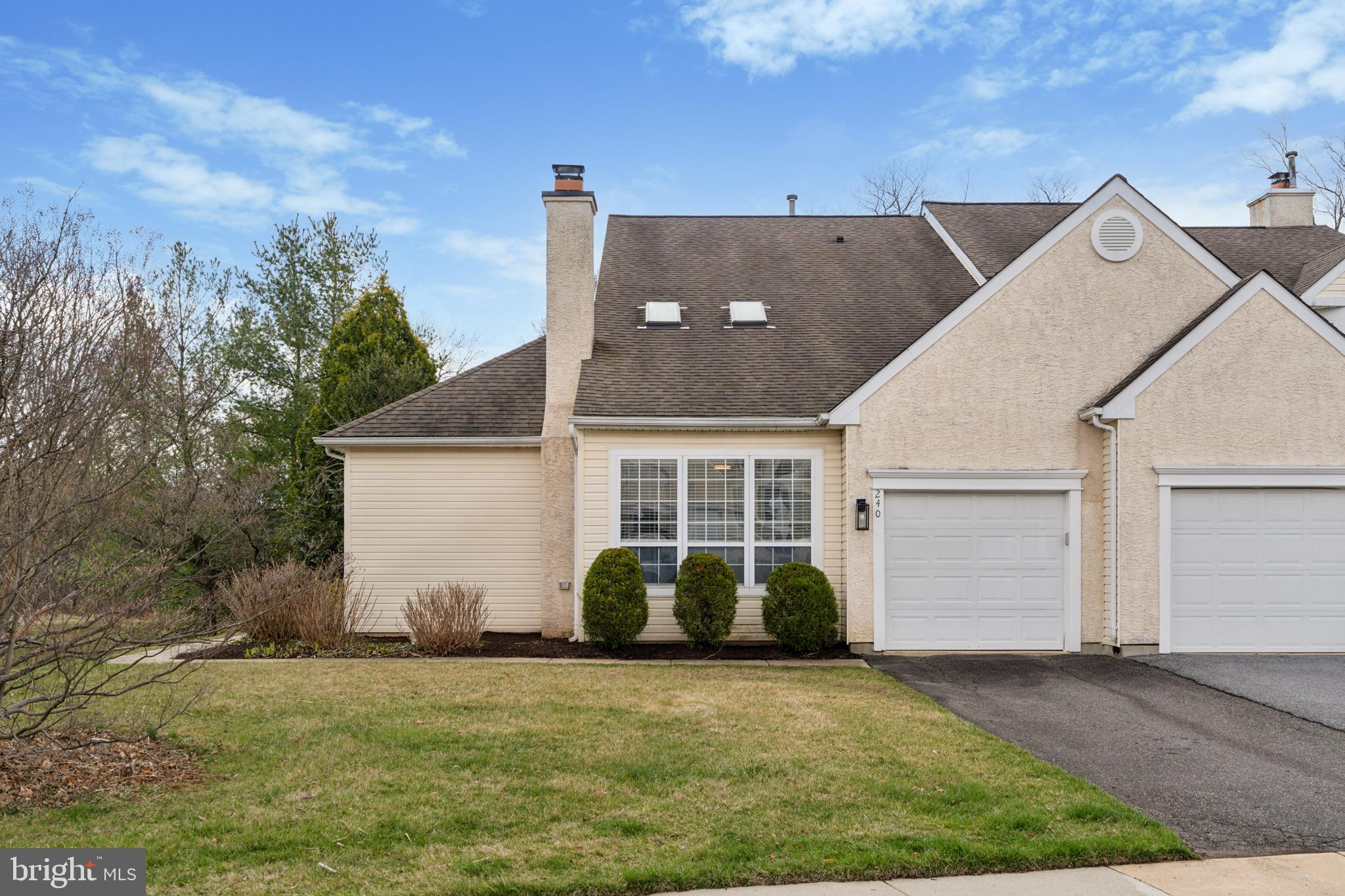 WILLOWDALE CROSSIN - Residential Lease