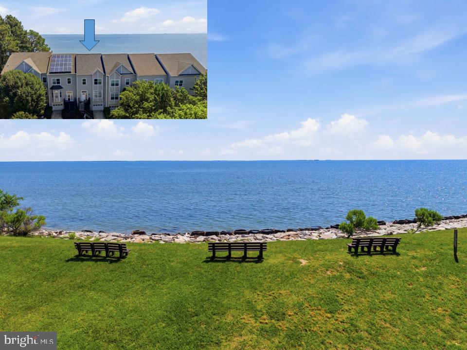 VILLAS ON WATERS EDGE - Residential