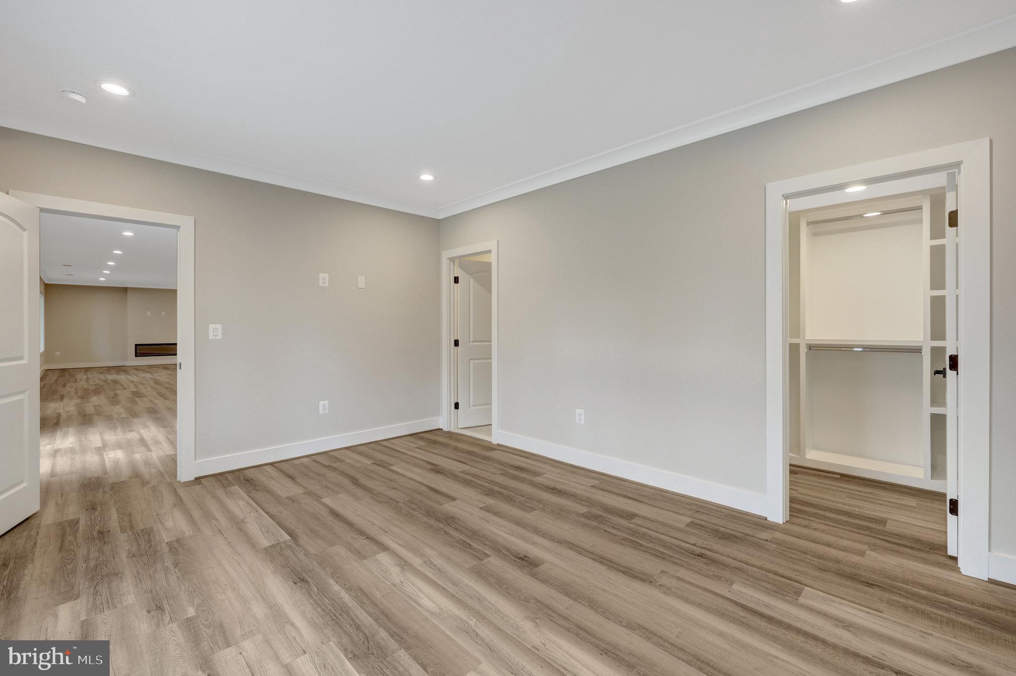 BREEZEWOOD - Residential