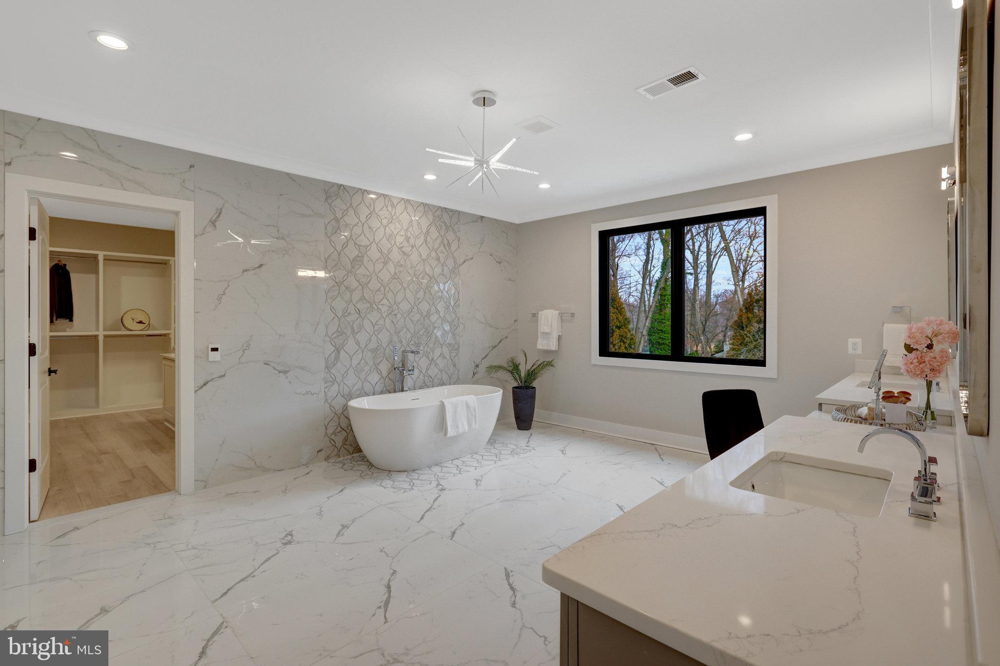 BREEZEWOOD - Residential