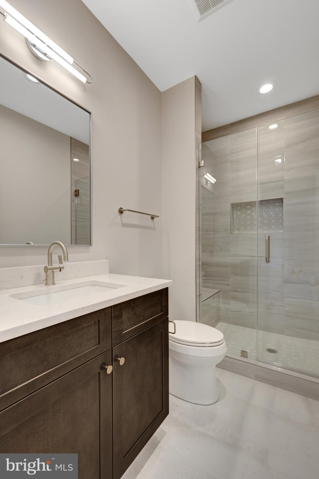 BREEZEWOOD - Residential