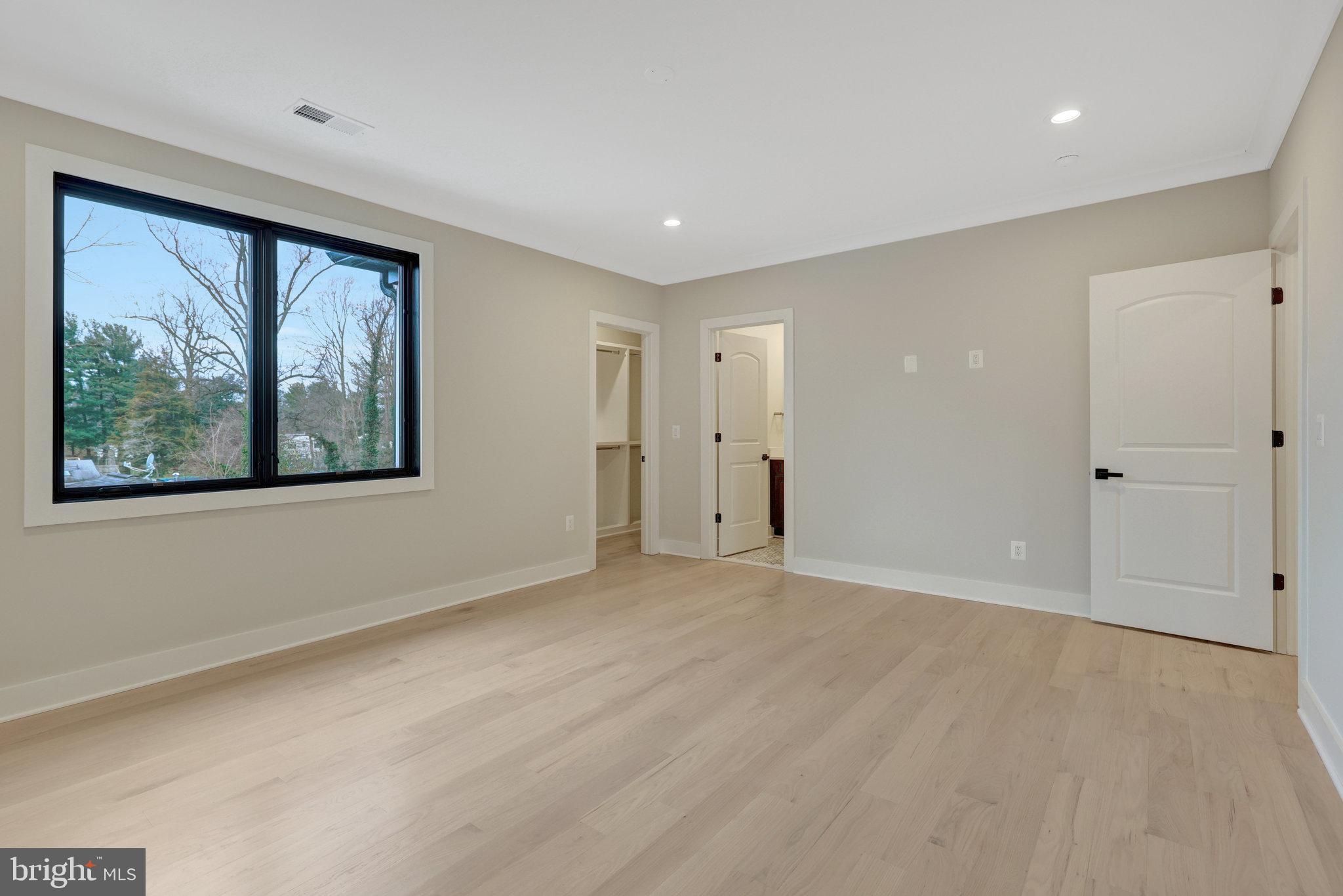 BREEZEWOOD - Residential