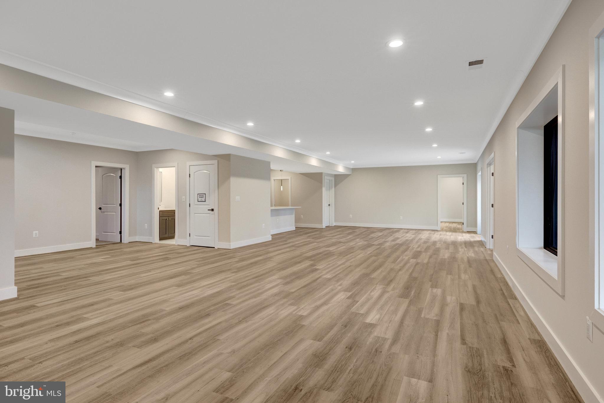 BREEZEWOOD - Residential