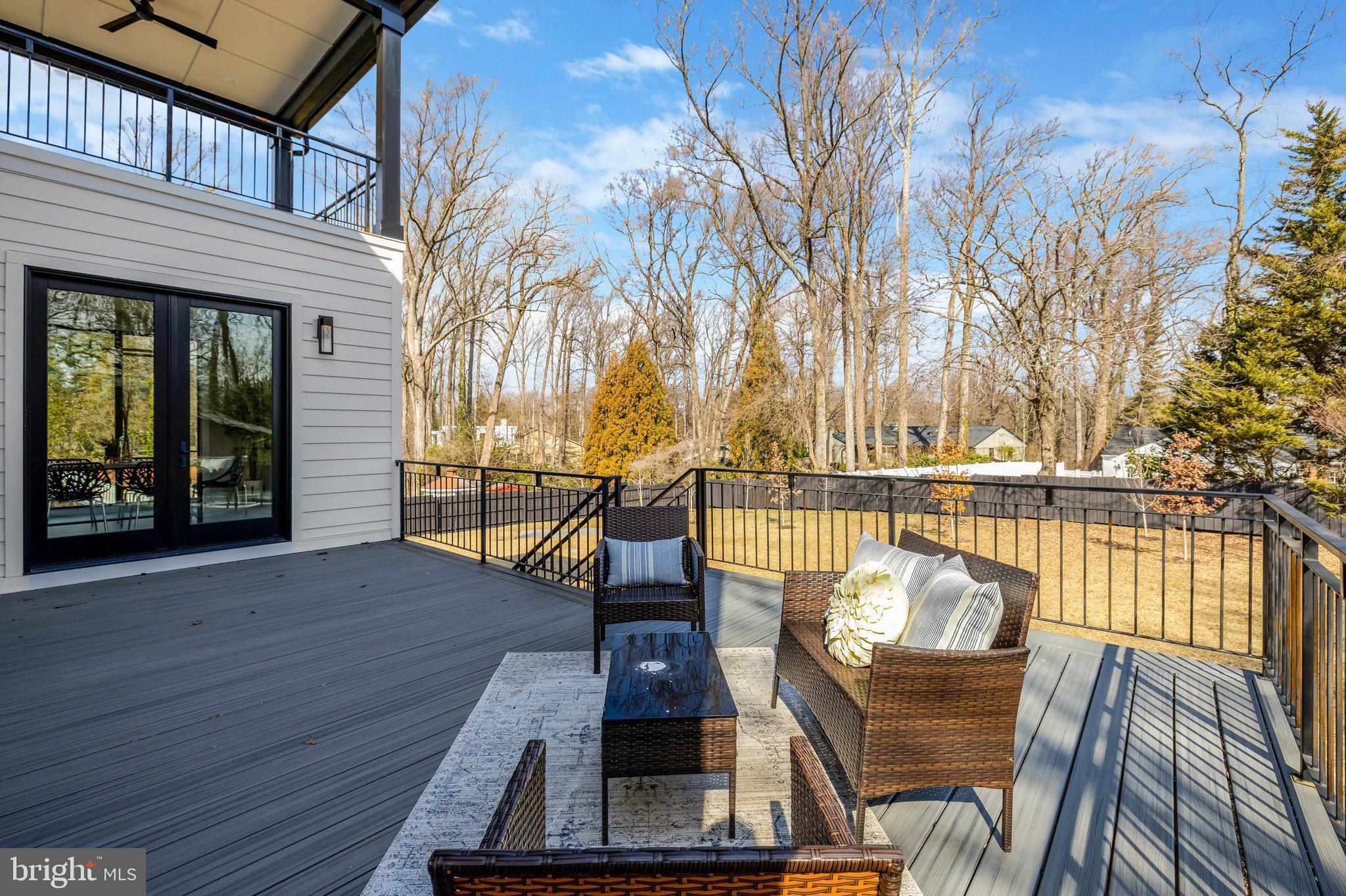 BREEZEWOOD - Residential