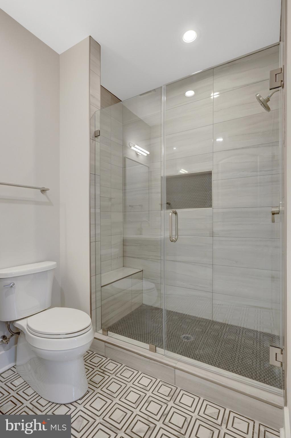 BREEZEWOOD - Residential