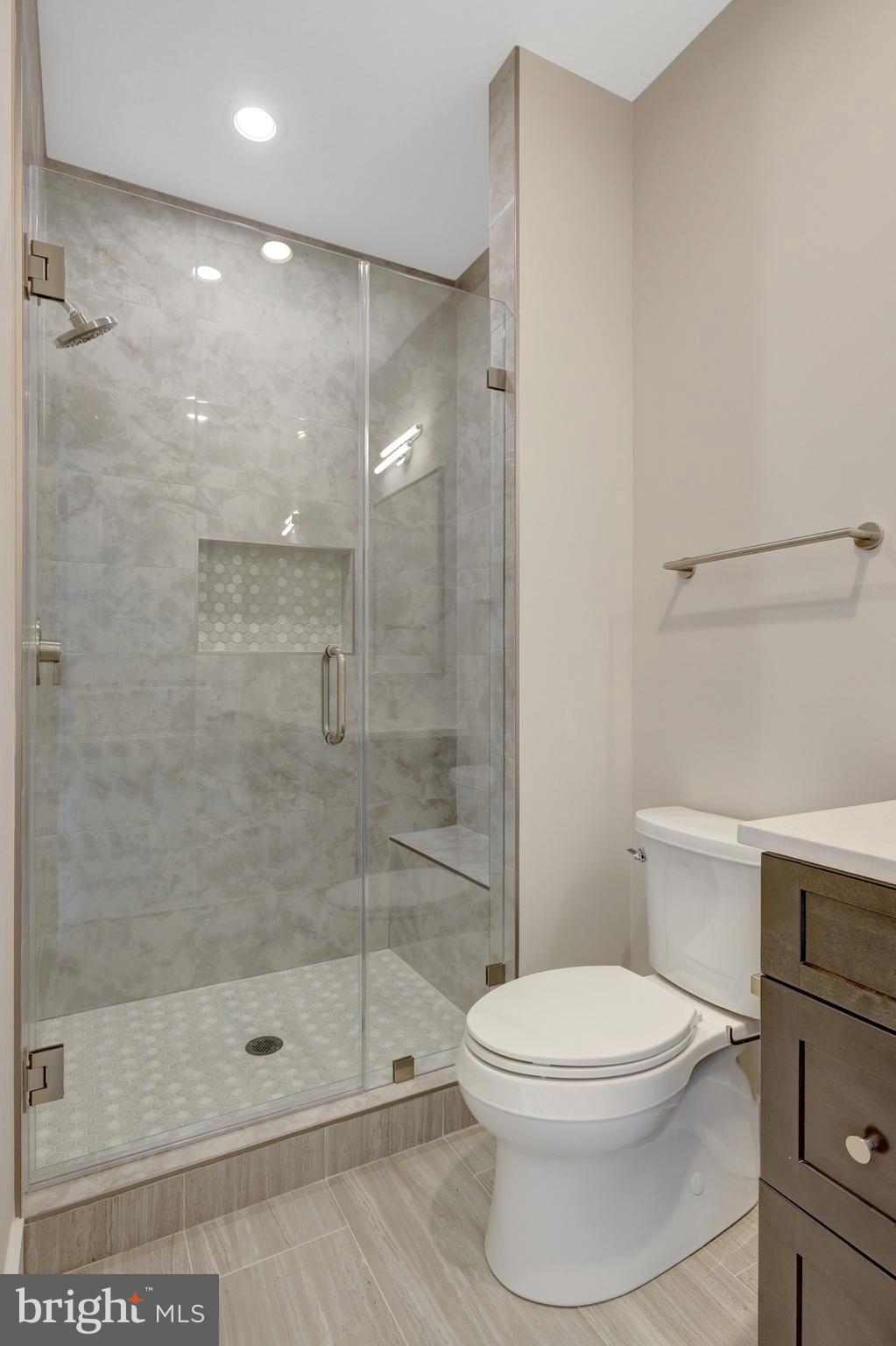 BREEZEWOOD - Residential
