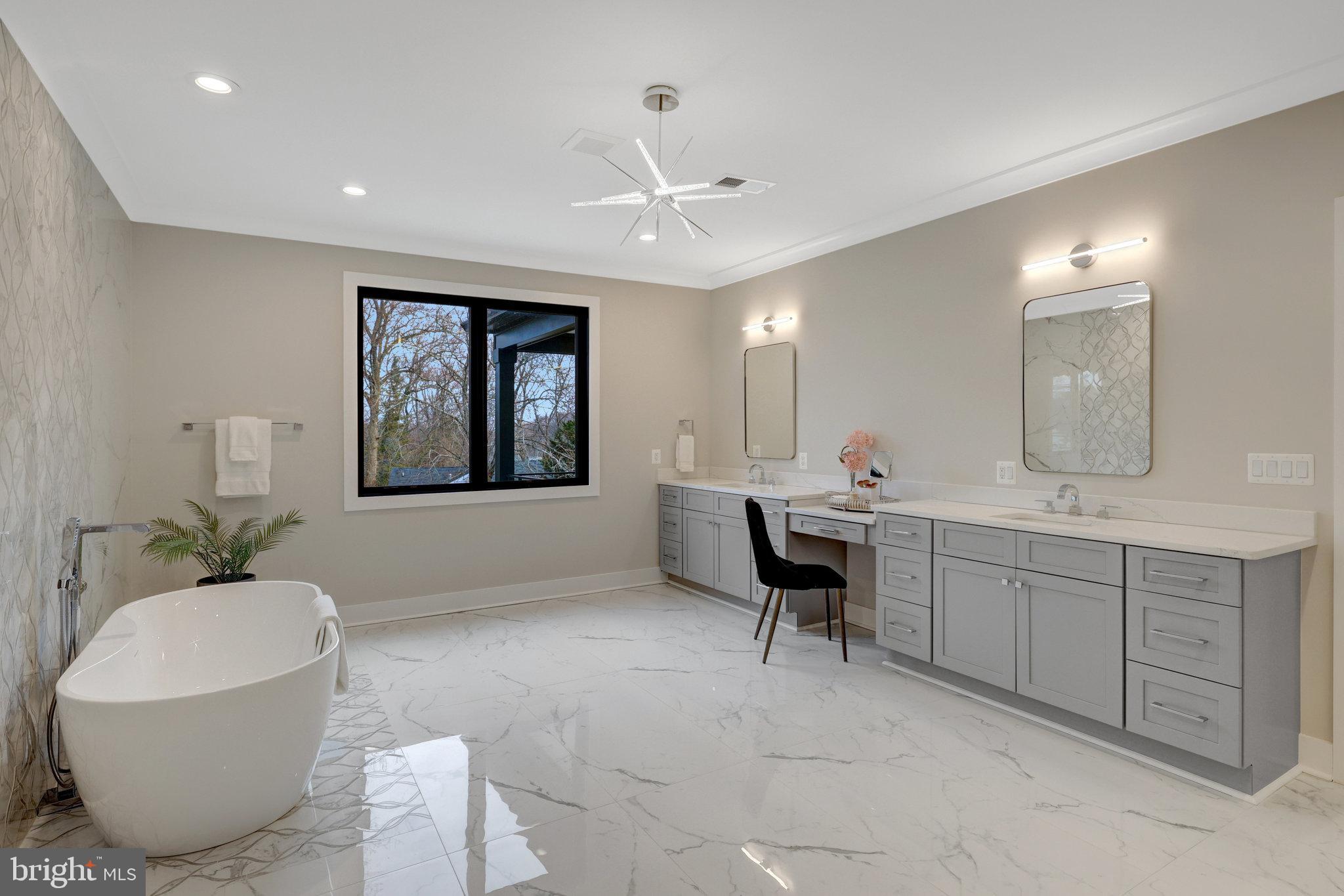 BREEZEWOOD - Residential