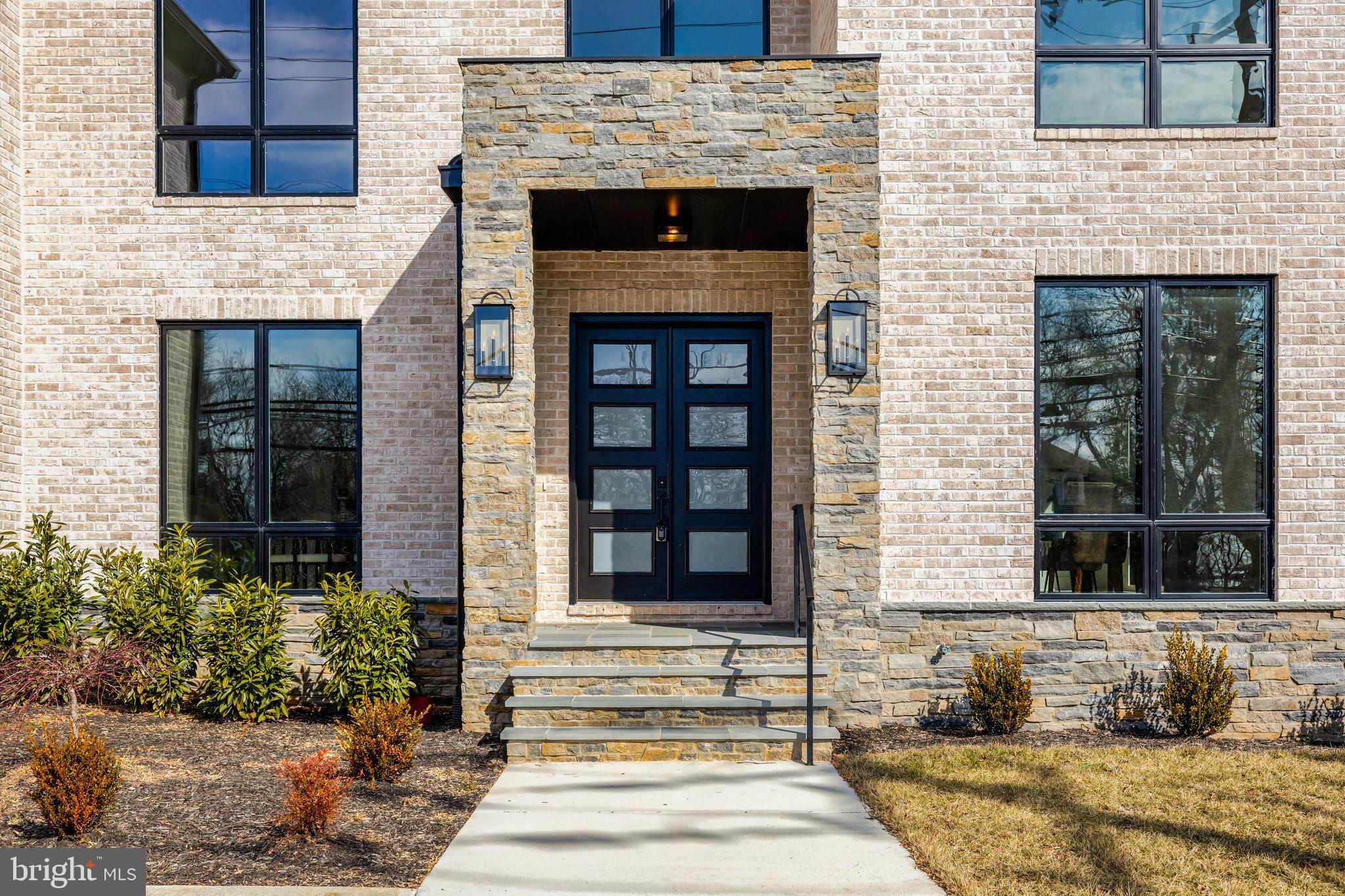 BREEZEWOOD - Residential