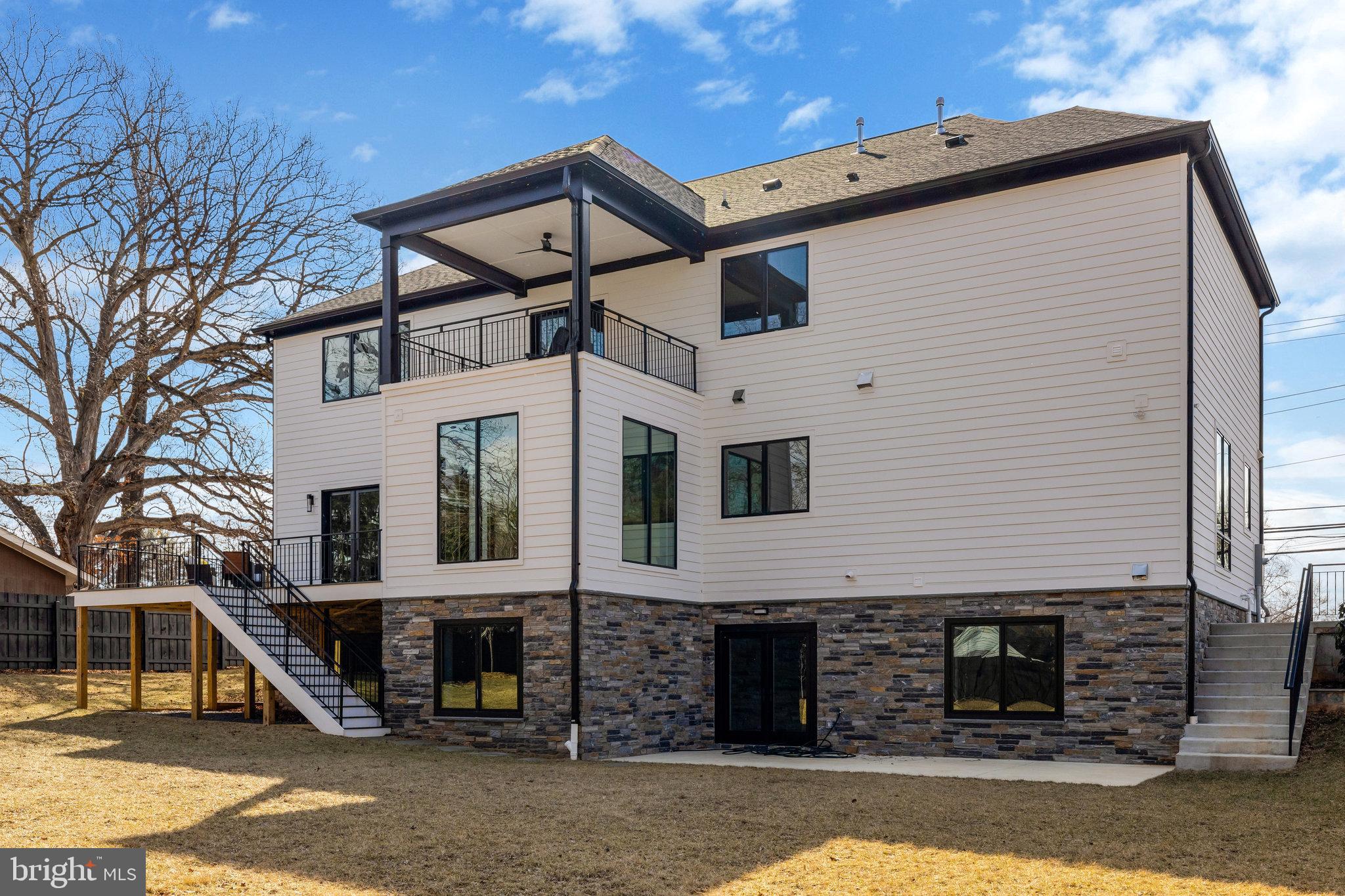 BREEZEWOOD - Residential