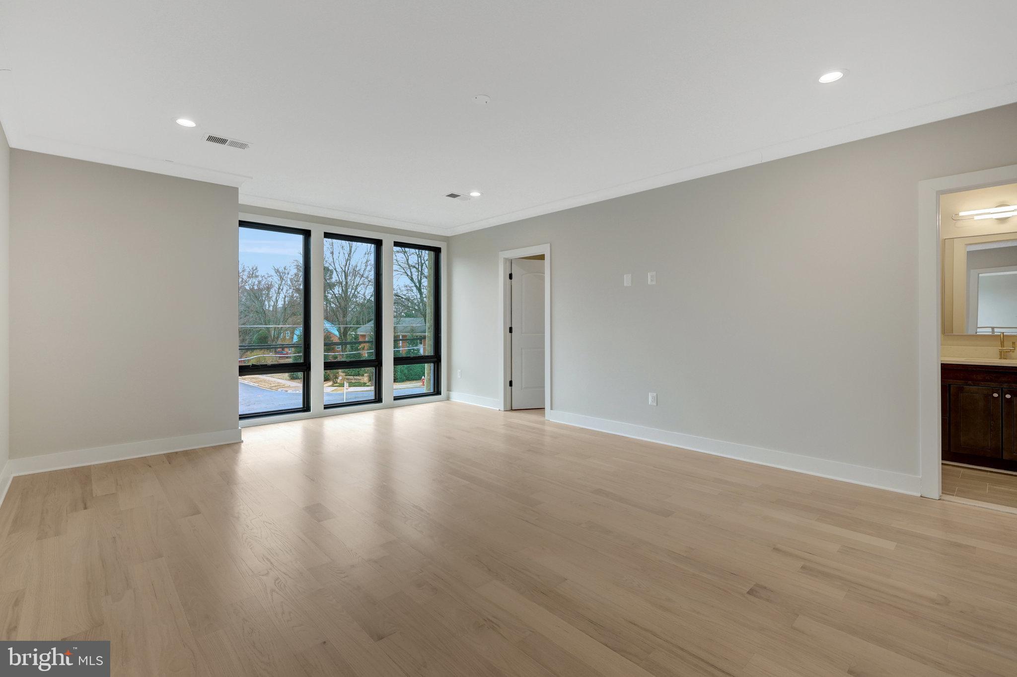 BREEZEWOOD - Residential