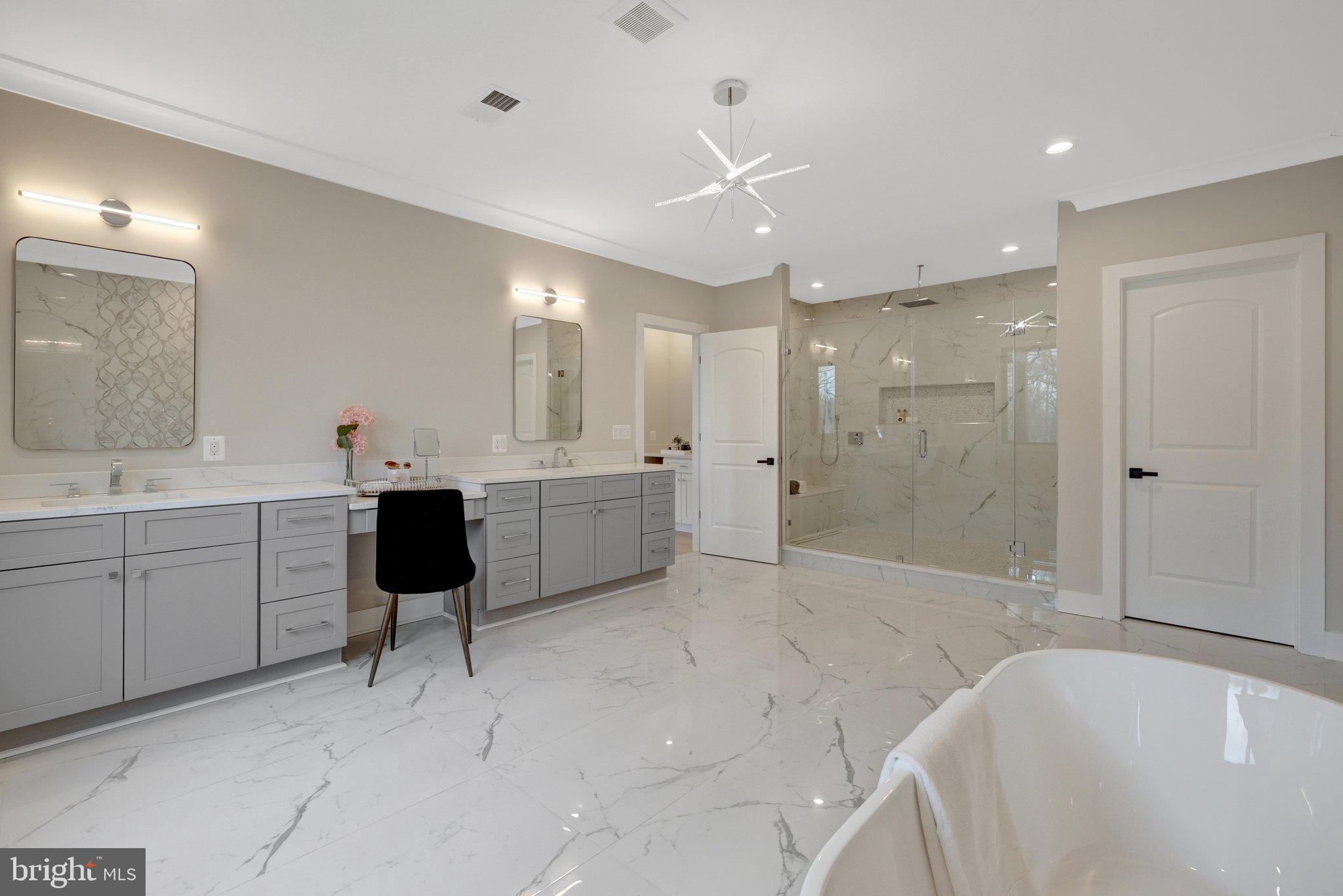 BREEZEWOOD - Residential