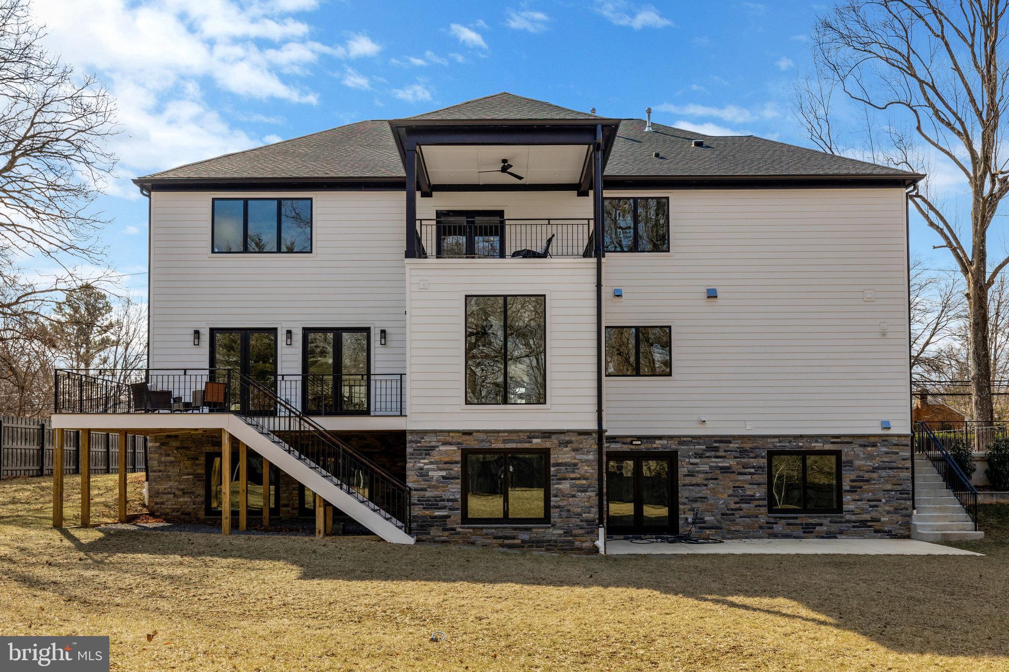 BREEZEWOOD - Residential