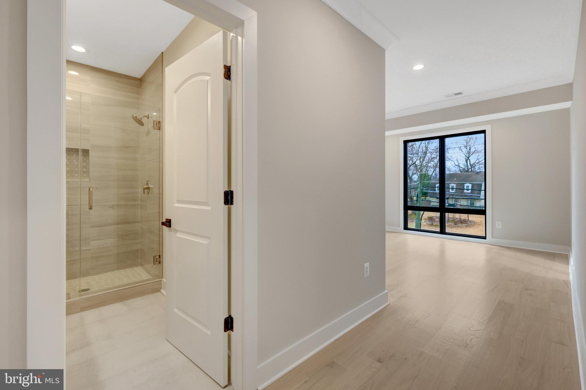 BREEZEWOOD - Residential