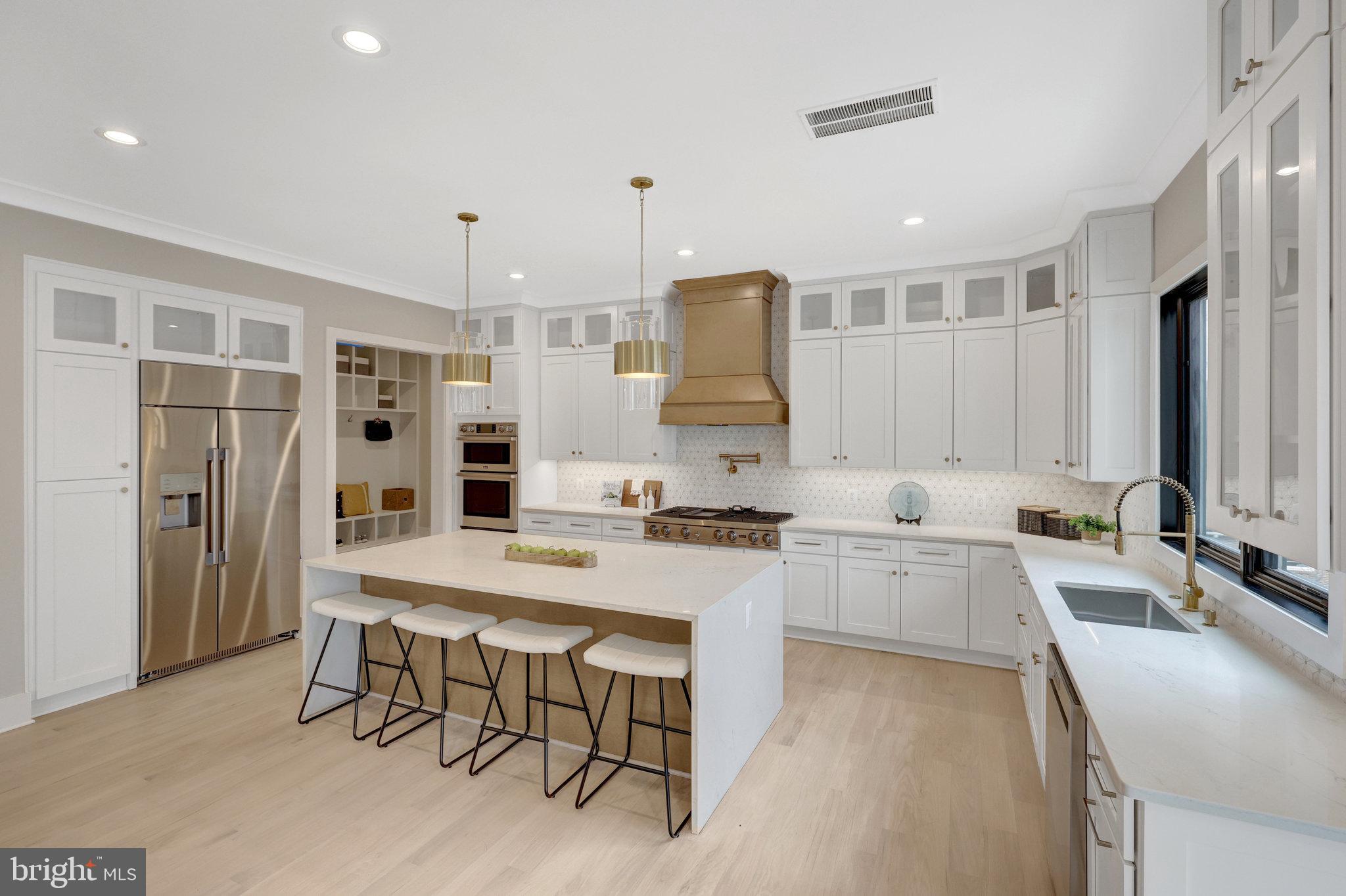 BREEZEWOOD - Residential