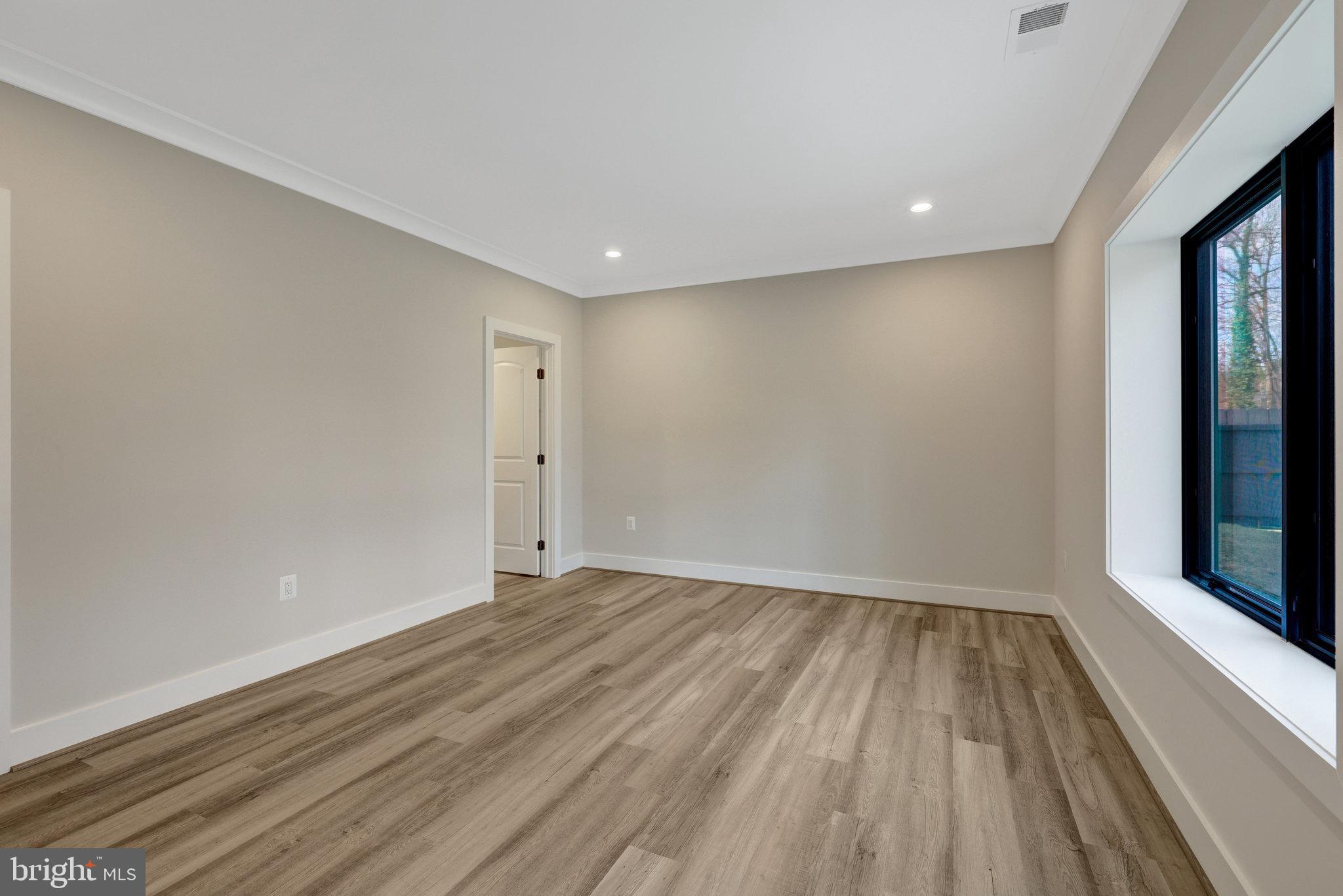 BREEZEWOOD - Residential