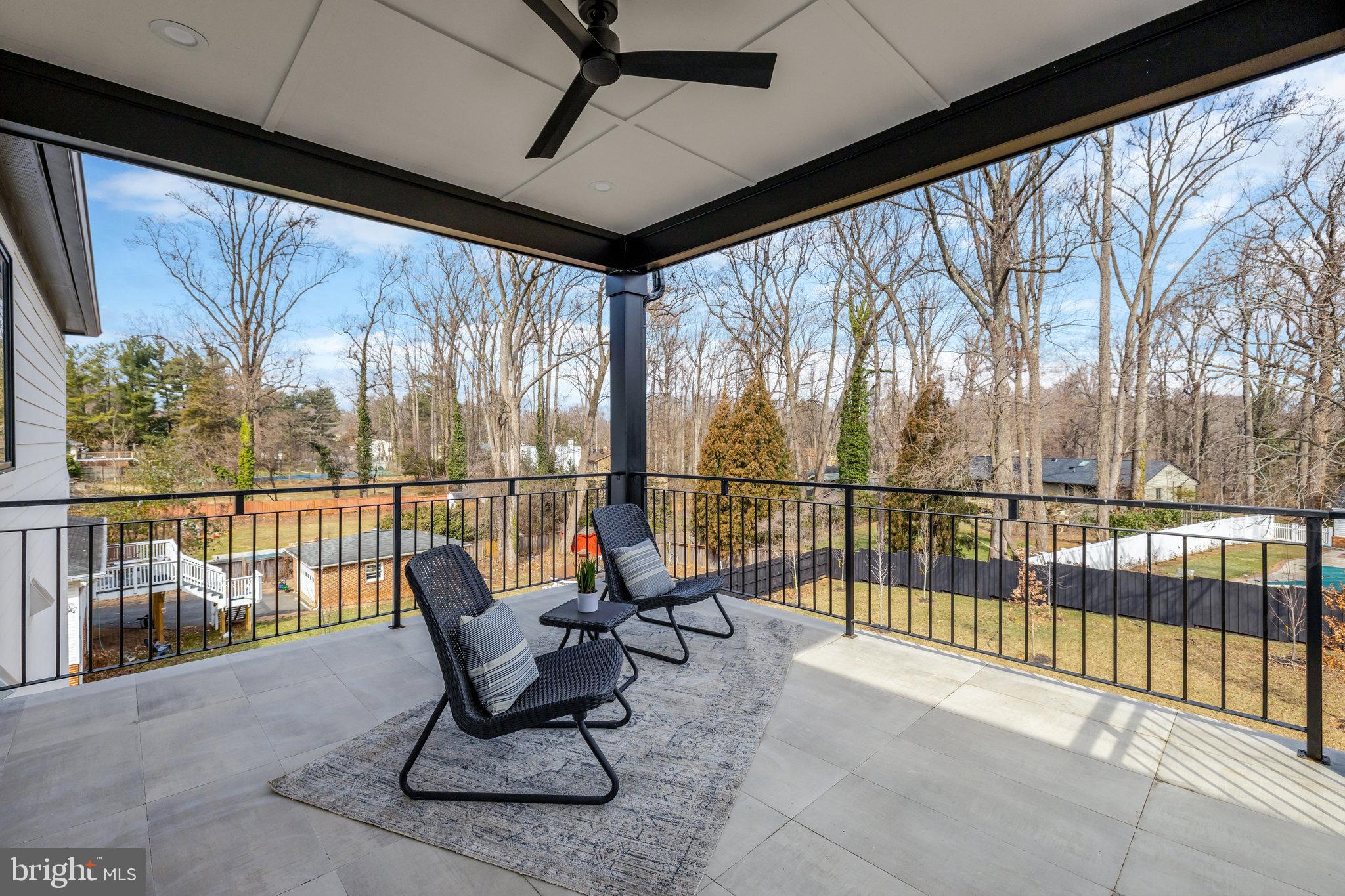 BREEZEWOOD - Residential