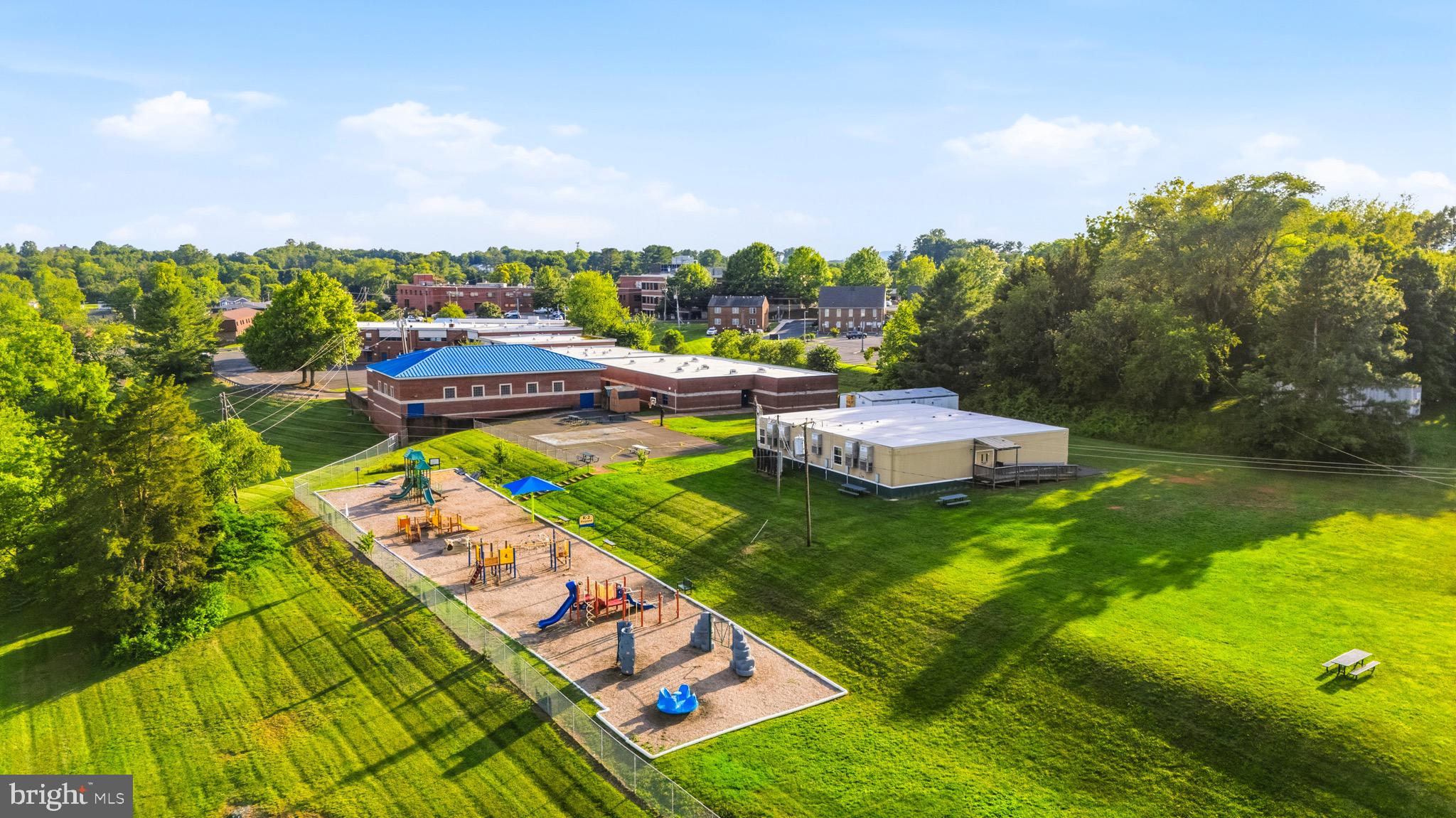 LAFAYETTE RIDGE - Residential
