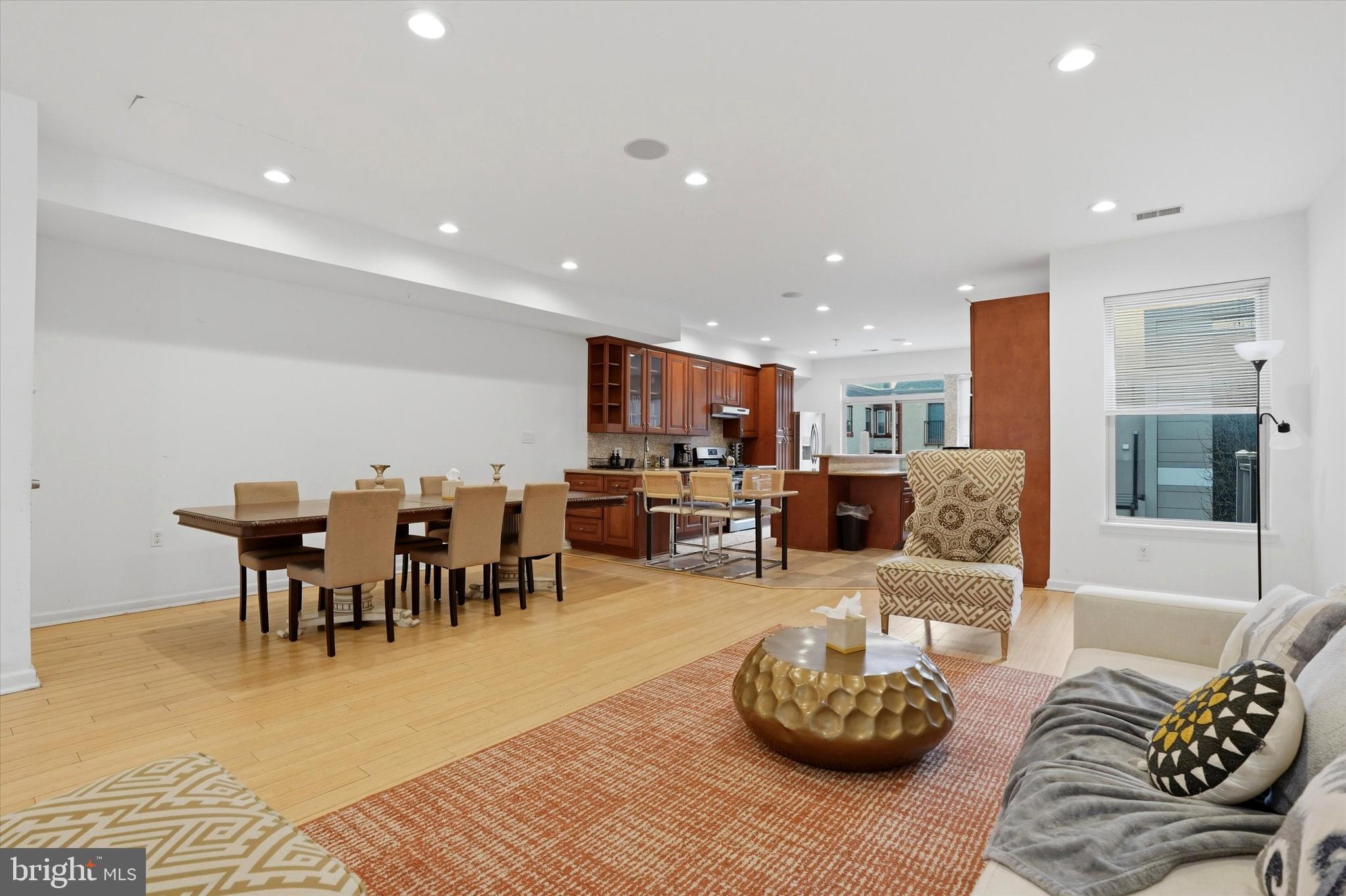 NORTHERN LIBERTIES - Commercial Sale