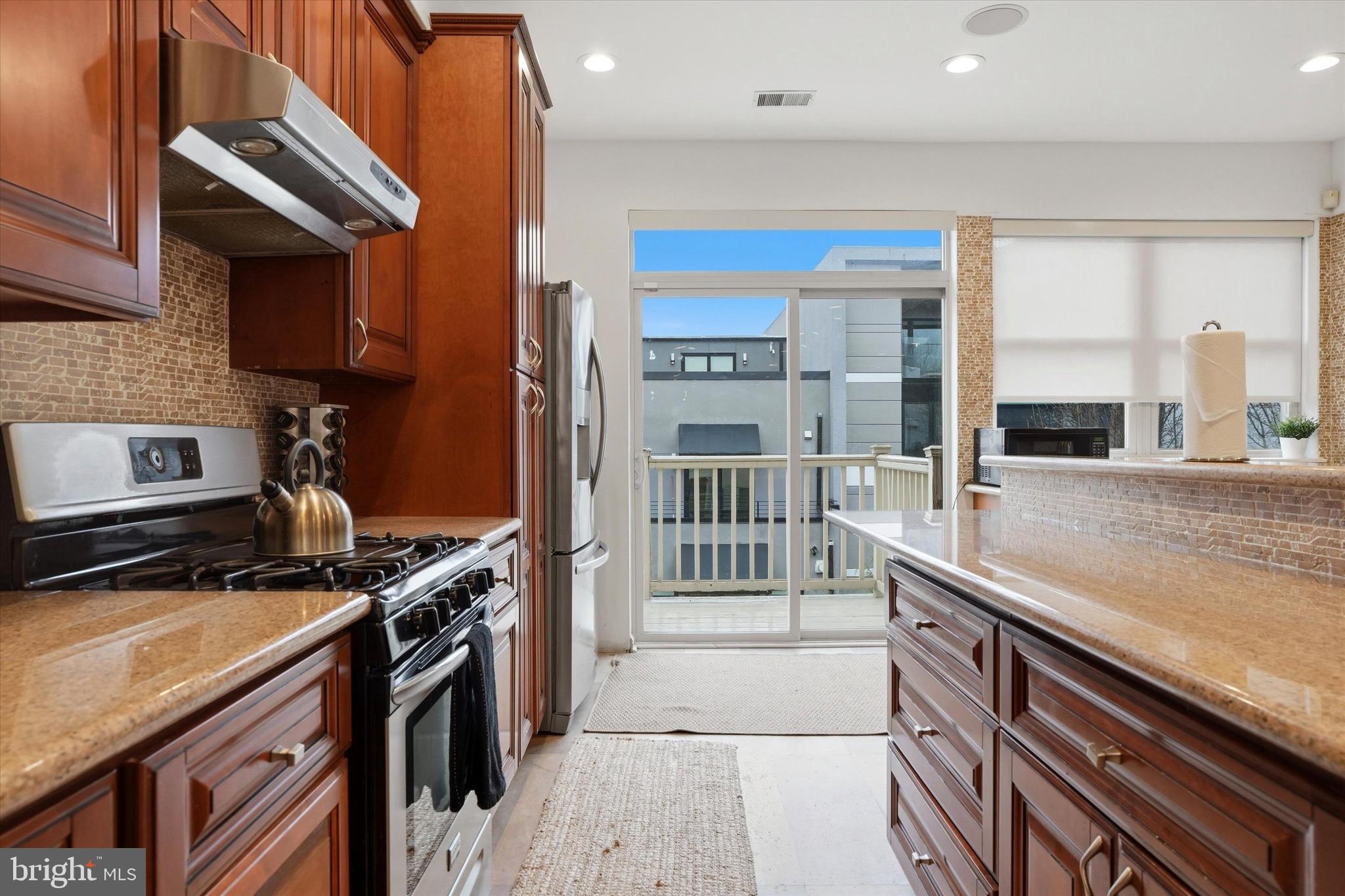 NORTHERN LIBERTIES - Commercial Sale