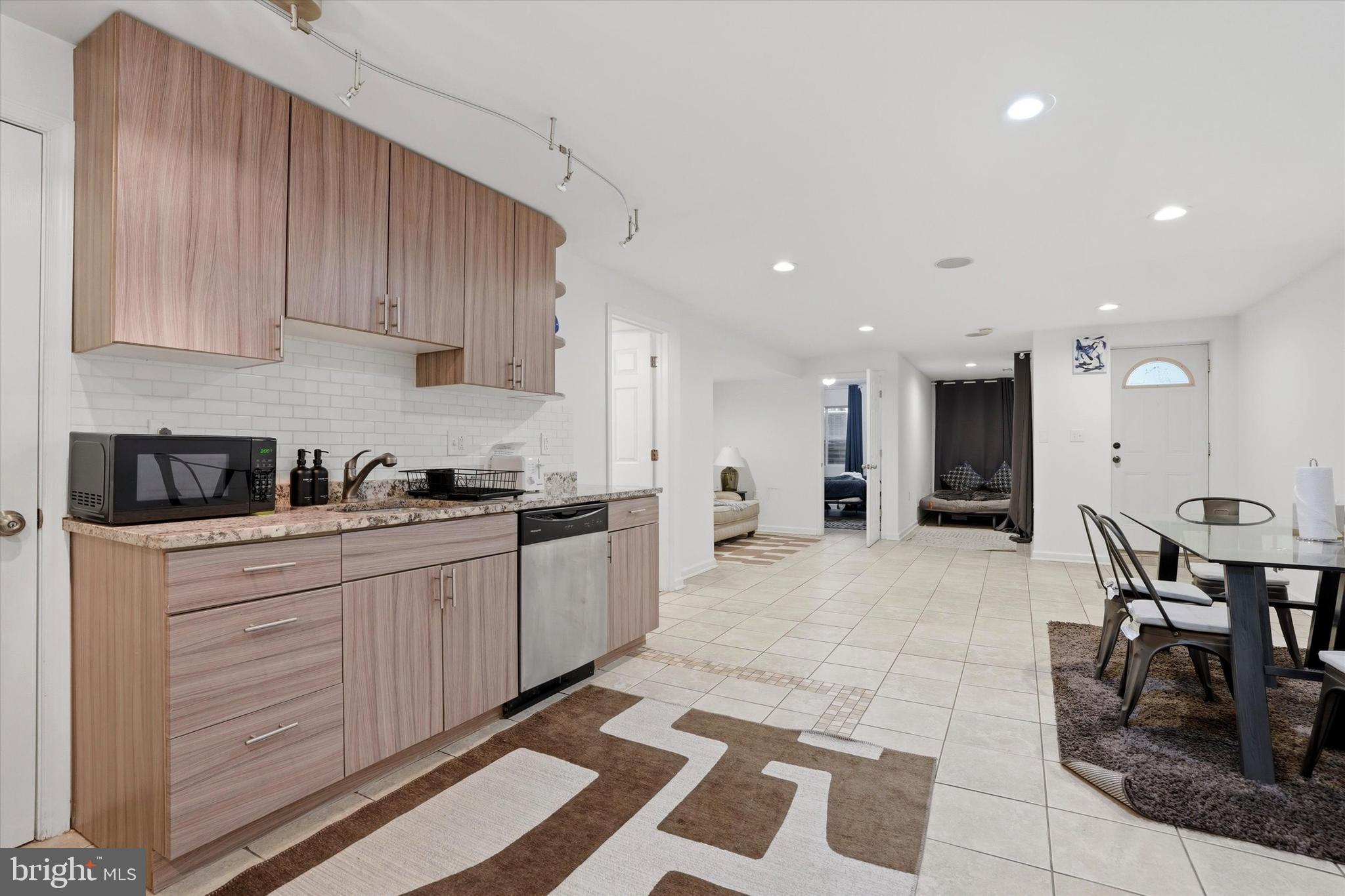NORTHERN LIBERTIES - Commercial Sale