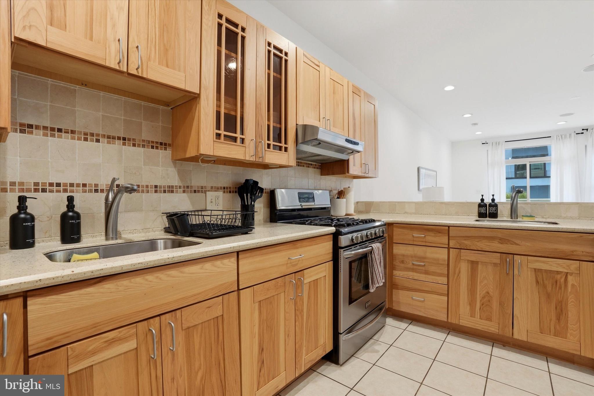 NORTHERN LIBERTIES - Commercial Sale