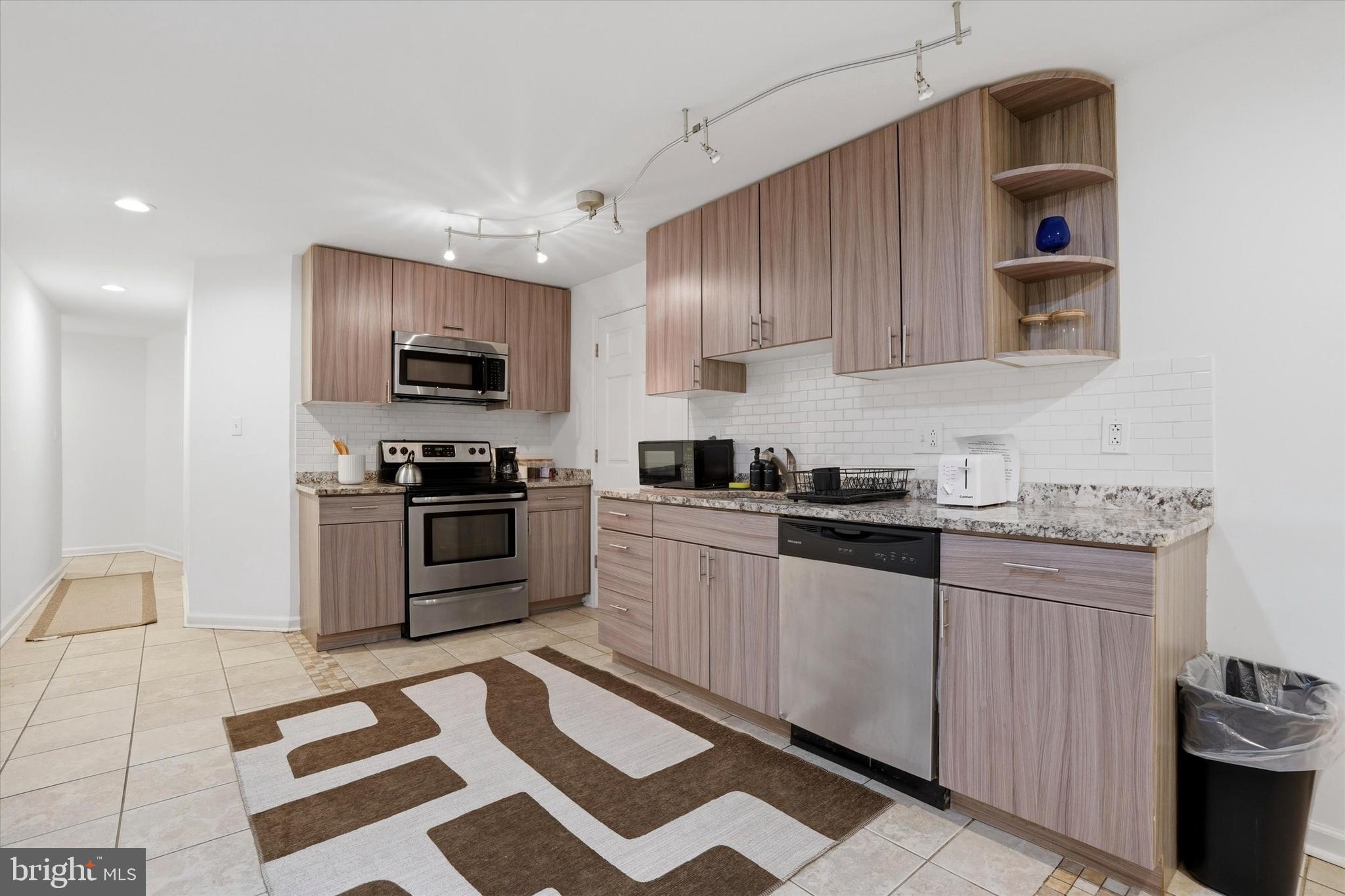 NORTHERN LIBERTIES - Commercial Sale