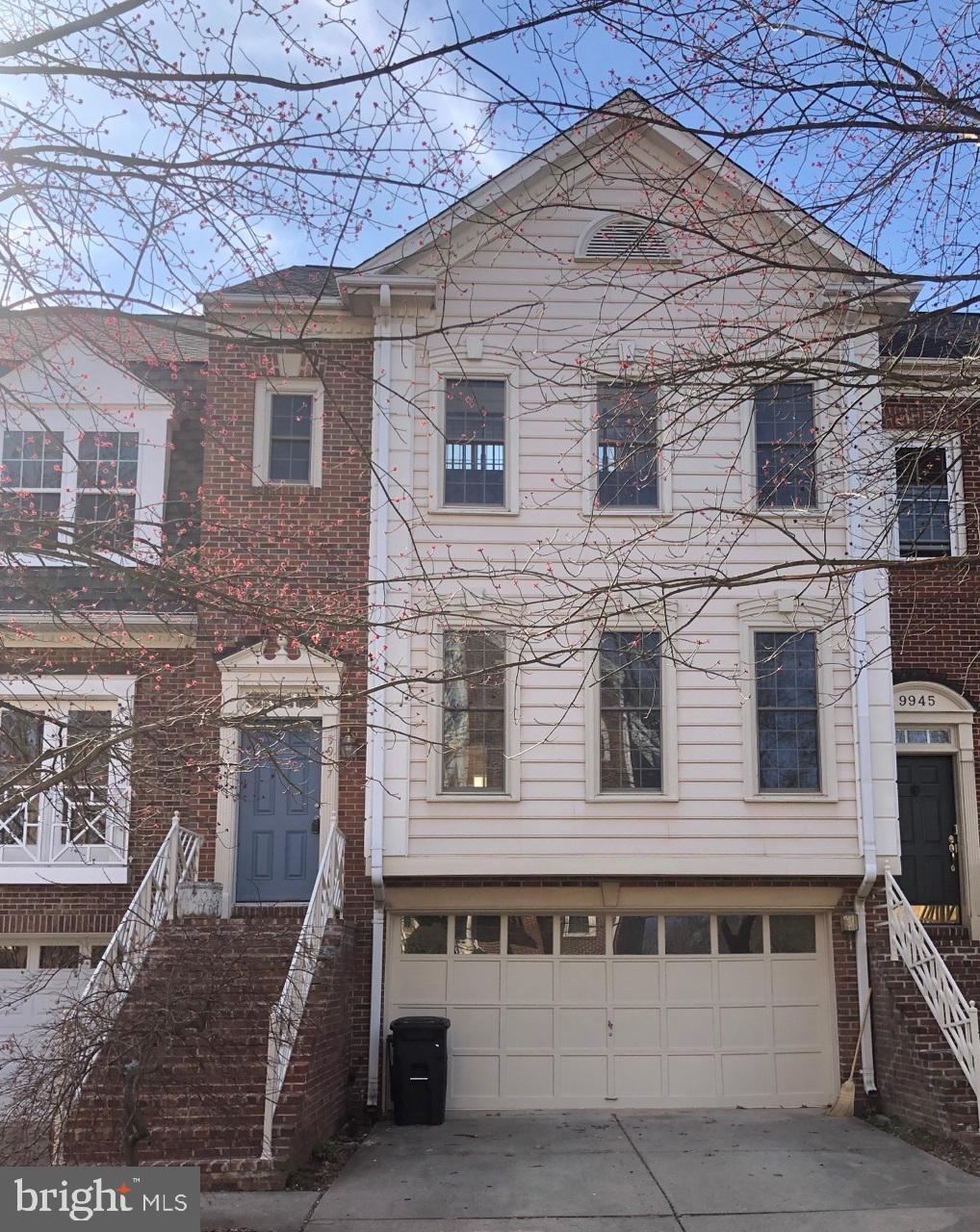 DECOVERLY ADVENTURE - Residential Lease