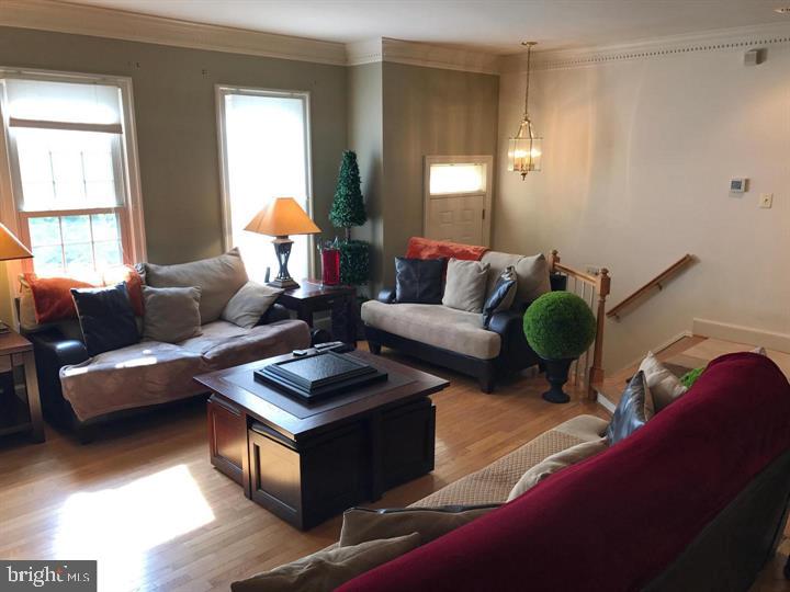 DECOVERLY ADVENTURE - Residential Lease