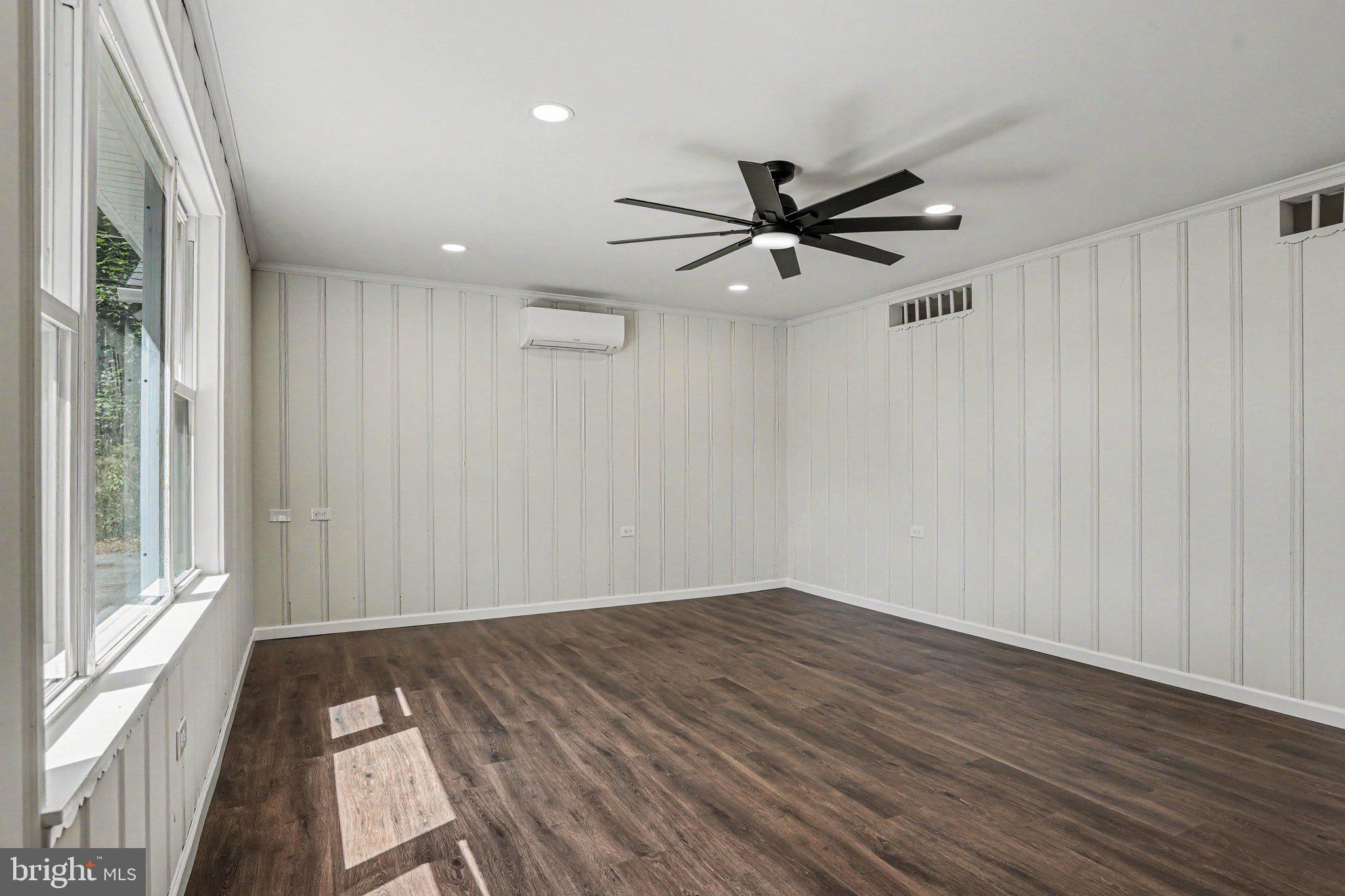 MIDDLETOWN - Residential