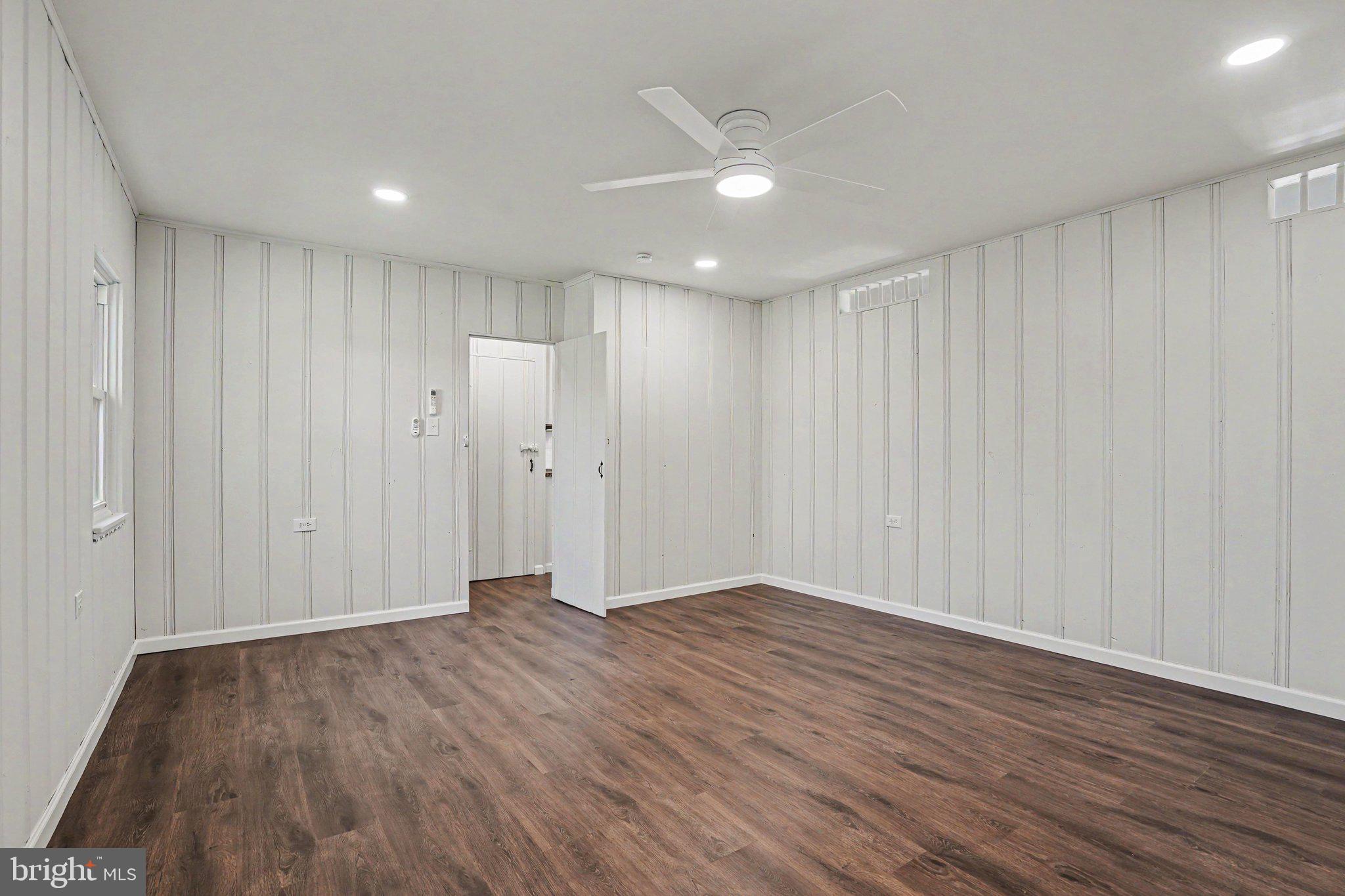 MIDDLETOWN - Residential
