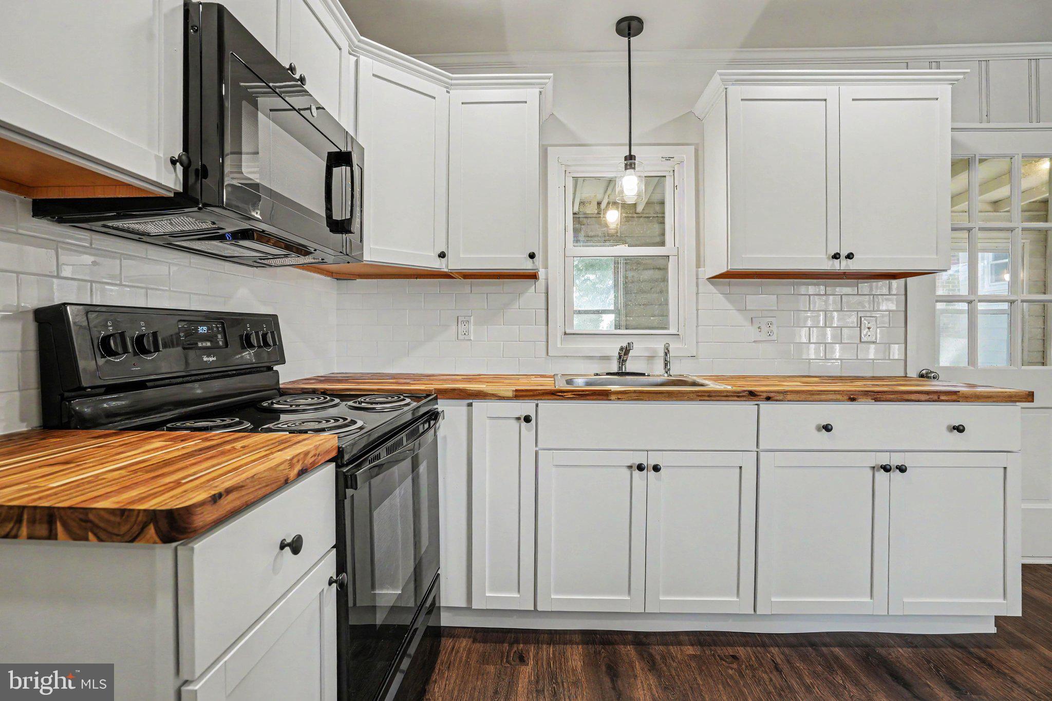MIDDLETOWN - Residential