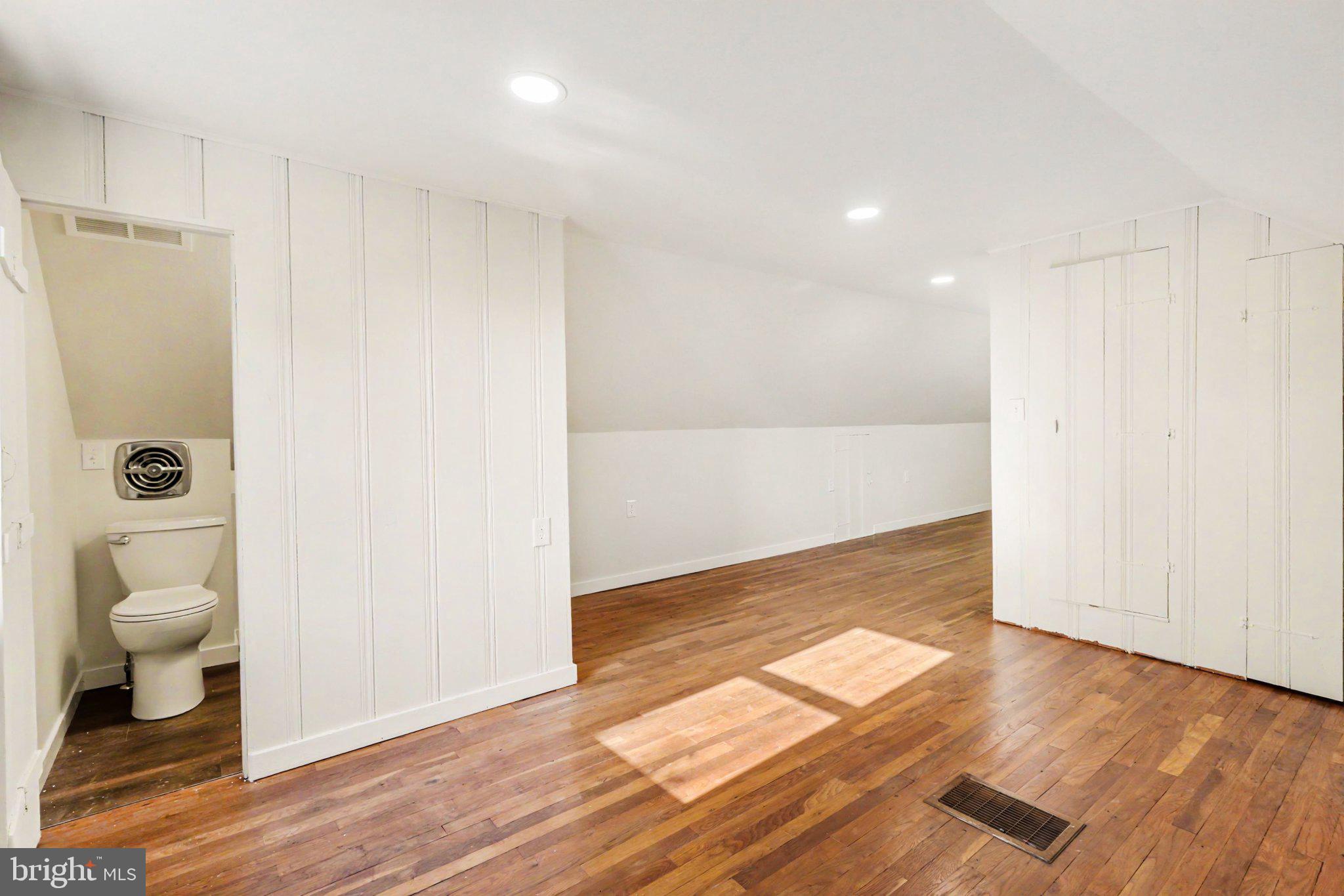 MIDDLETOWN - Residential