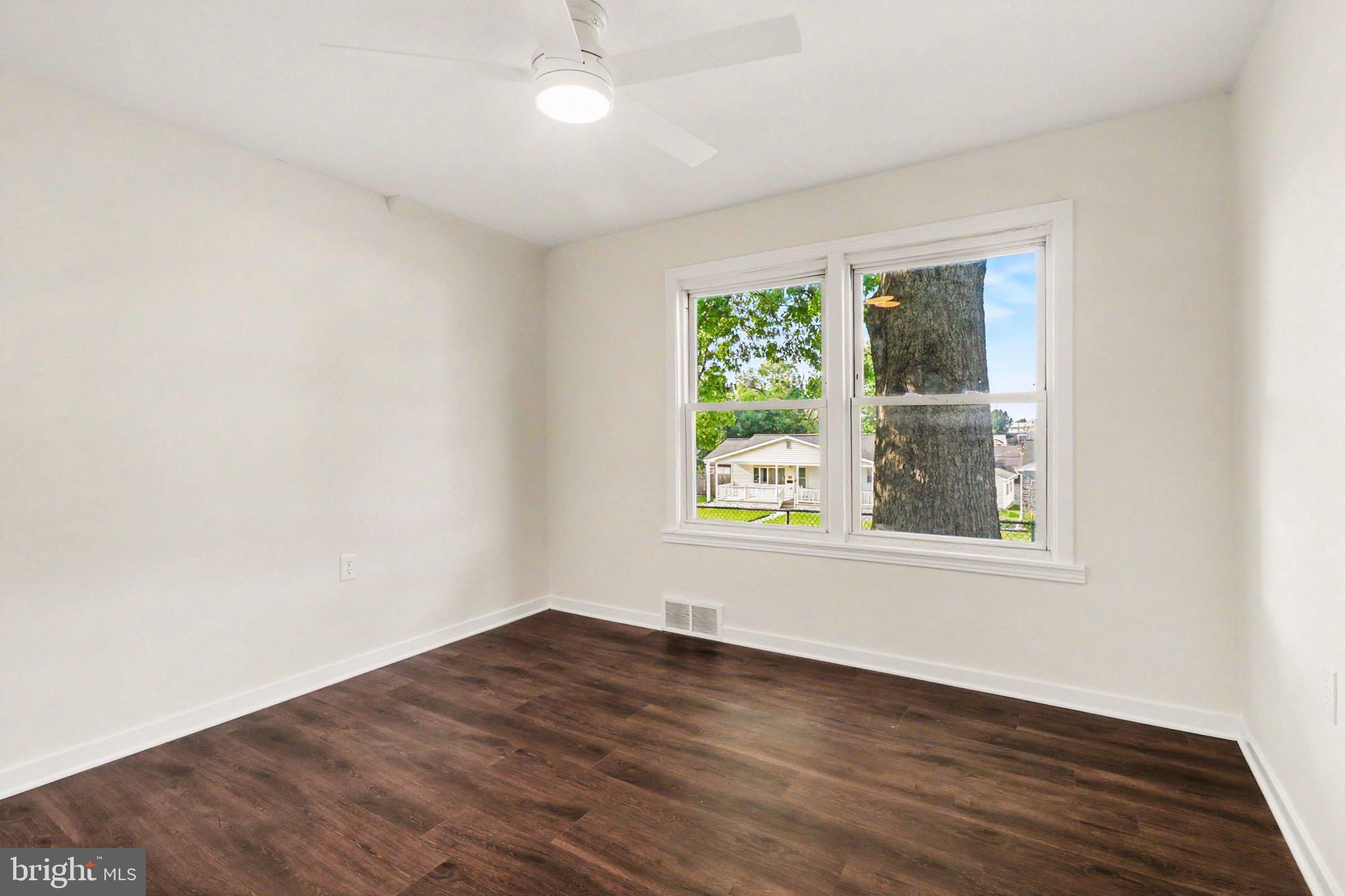 MIDDLETOWN - Residential