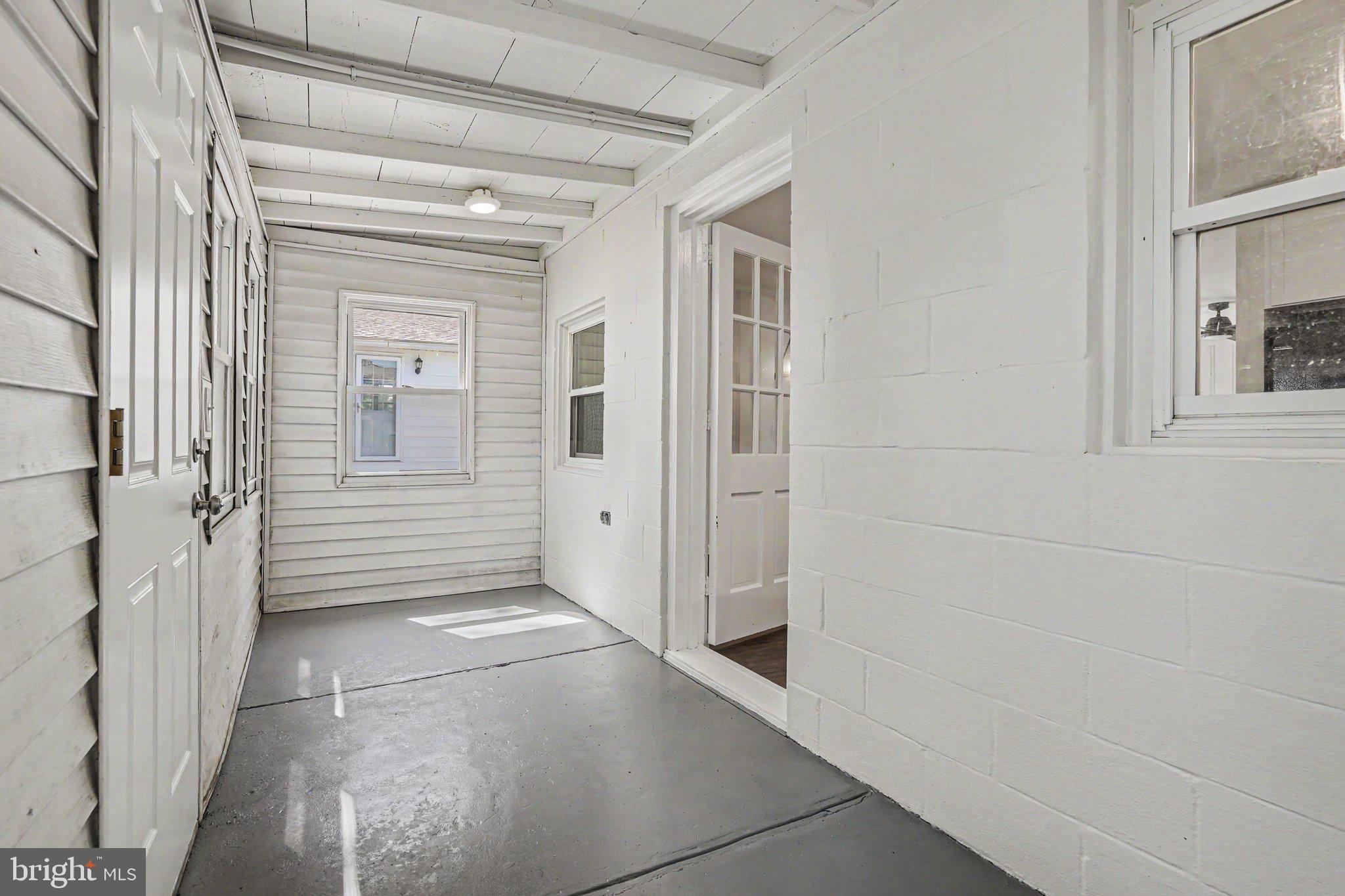MIDDLETOWN - Residential